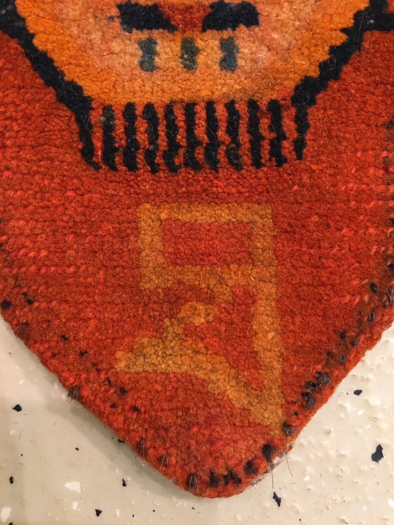 Detail d: Seltener "Tier-Kopfschmuck" antik "Tiger" (Publiziert bei Eberhart Herrmann), Südtibet, um 1900, Wolle geknüpft auf Wolle. ...