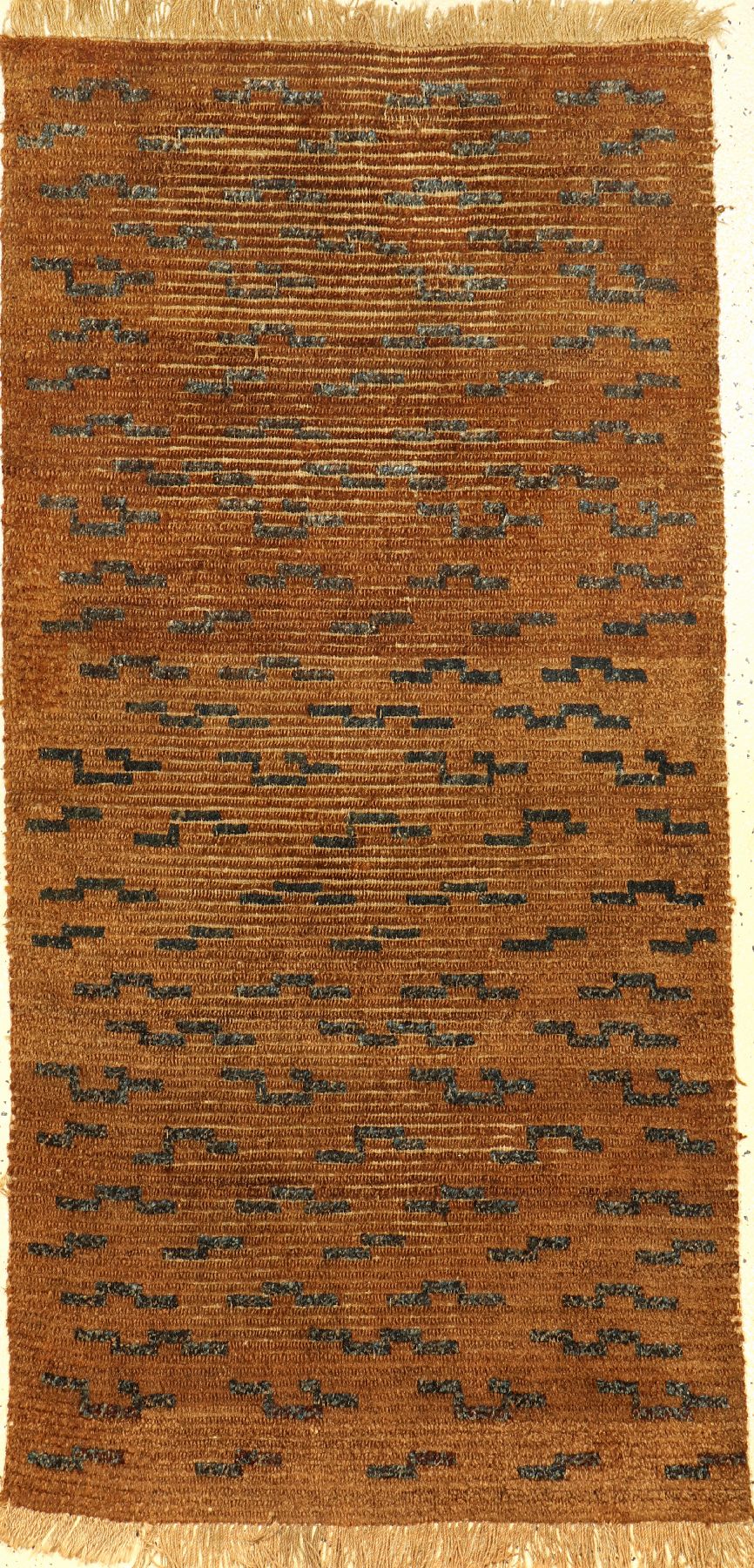 Tibetischer "Tigerteppich" antik, Südtibet, 19.Jhd., Wolle geknüpft auf Wolle. Rarer Meditationsteppich der tibeter im Tigerfell-Typus. ...
