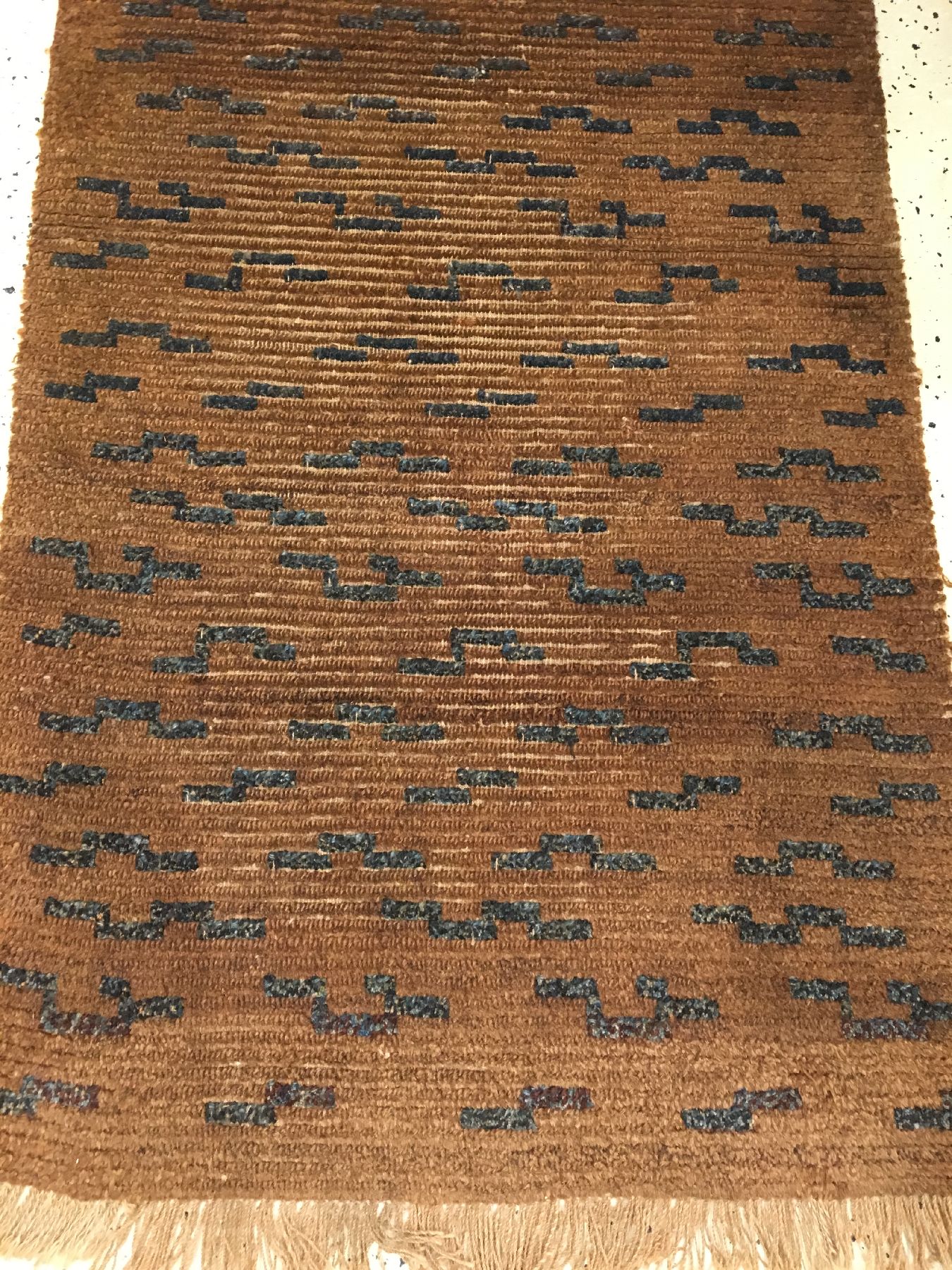 Detail a: Tibetischer "Tigerteppich" antik, Südtibet, 19.Jhd., Wolle geknüpft auf Wolle. Rarer Meditationsteppich der tibeter im Tigerfell-Typus. ...