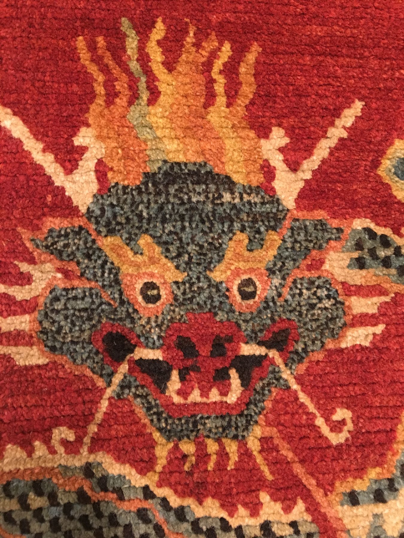 Detail f: Seltener tibetischer "Makden" antik (Drachen), Südtibet, Ende 19.Jhd., Wolle geknüpft auf Wolle. Rarer Sattel mit Drachen Design und ...