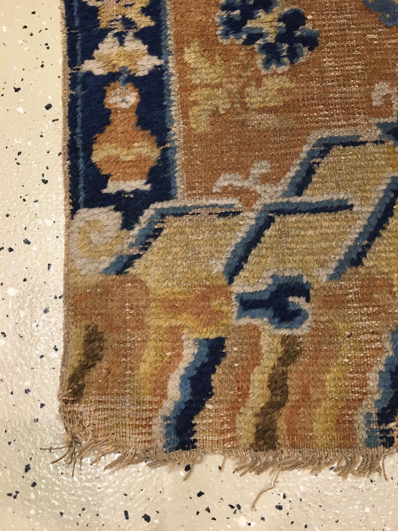 Detail g: Früher Ning-Hsia antik, Westchina, 18.Jhd., Wolle geknüpft auf Baumwolle. Seltener Zeremonialteppich mit Medaillon Design. Diente wohl als Sattel, ...
