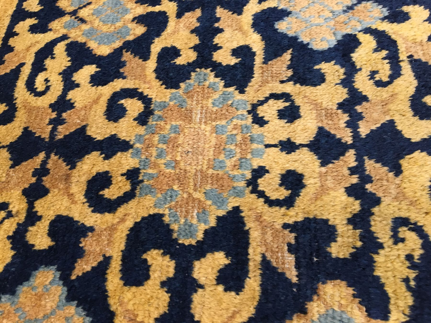 Detail b: Seltene Ning-Hsia "Sitzmatte" antik, Westchina, um 1800, Wolle geknüpft auf Baumwolle. Früher Ning-Hsia wohl gefertigt für den ...