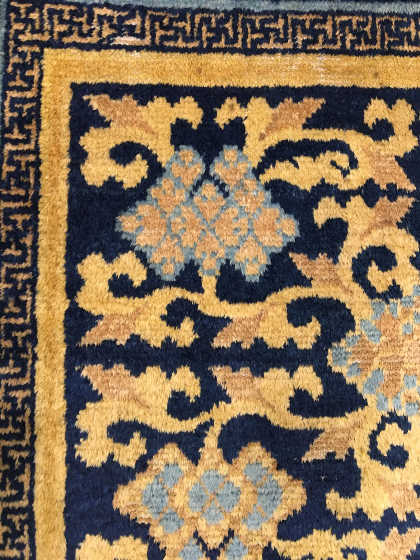 Detail c: Seltene Ning-Hsia "Sitzmatte" antik, Westchina, um 1800, Wolle geknüpft auf Baumwolle. Früher Ning-Hsia wohl gefertigt für den ...