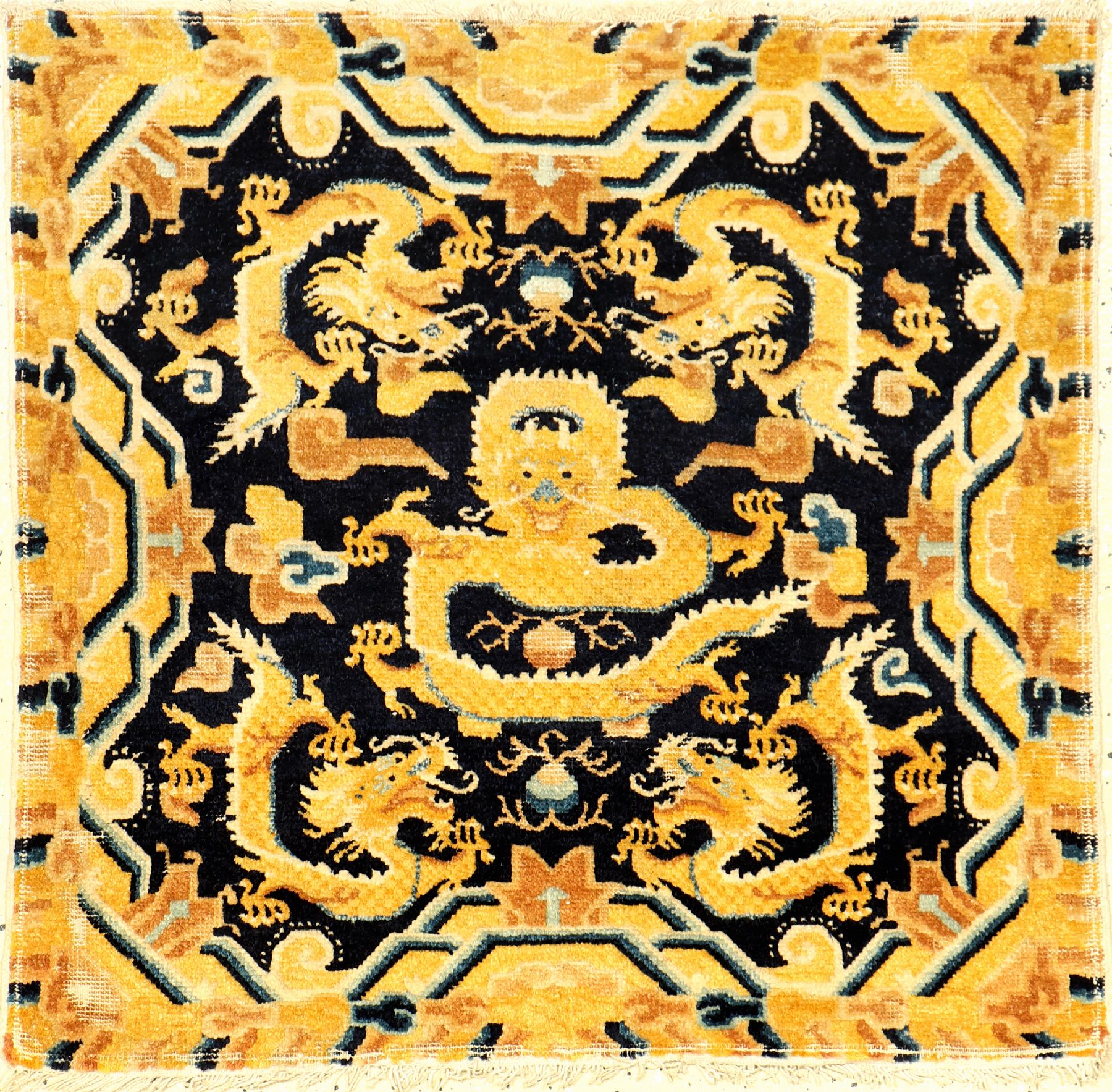 Feine Ning-Hsia "Sitzmatte" antik (Kaiserliche Drachen), Westchina, frühes 19.Jhd., Wolle geknüpft auf Baumwolle. Qualitativ hochwertige ...