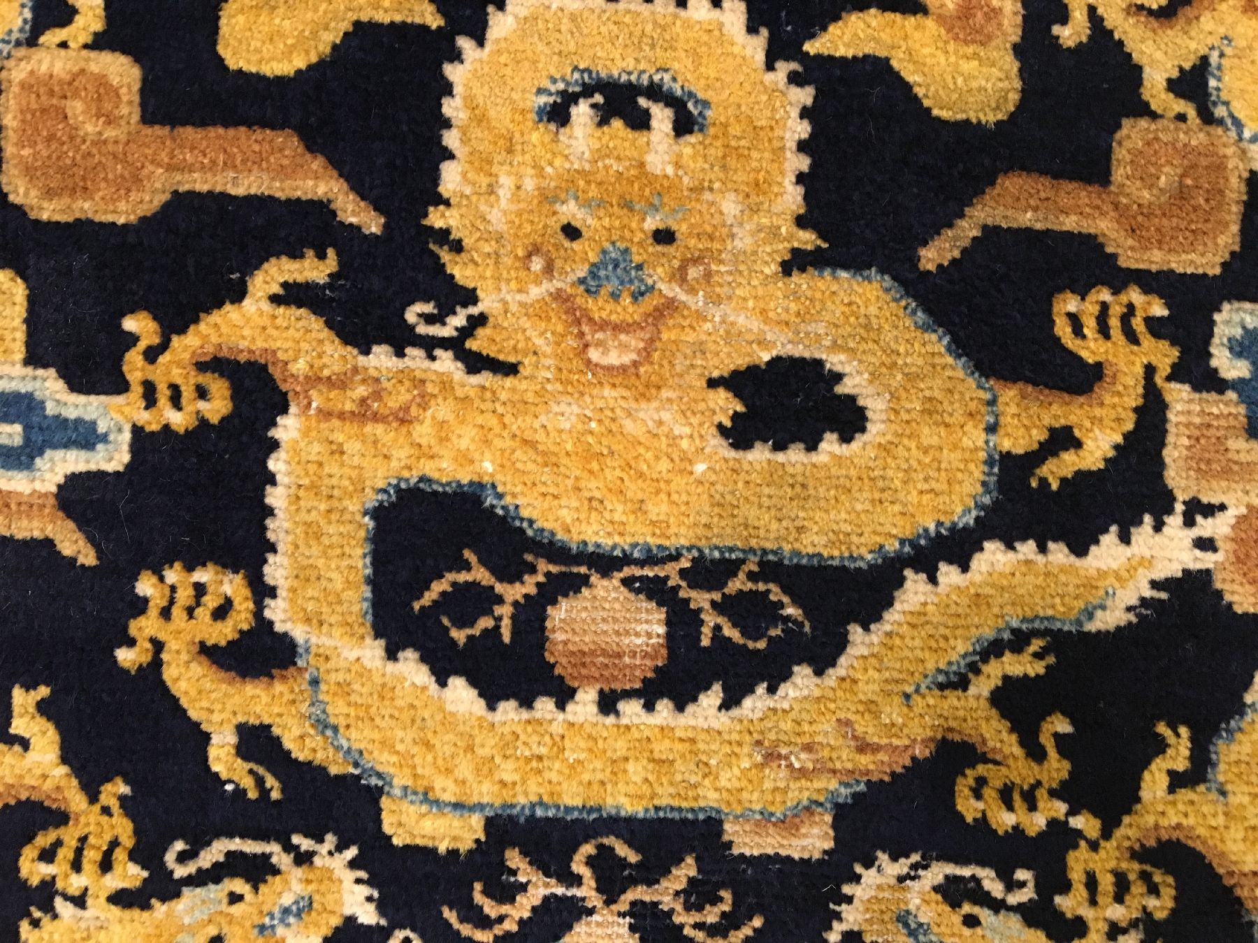 Detail c: Feine Ning-Hsia "Sitzmatte" antik (Kaiserliche Drachen), Westchina, frühes 19.Jhd., Wolle geknüpft auf Baumwolle. Qualitativ hochwertige ...