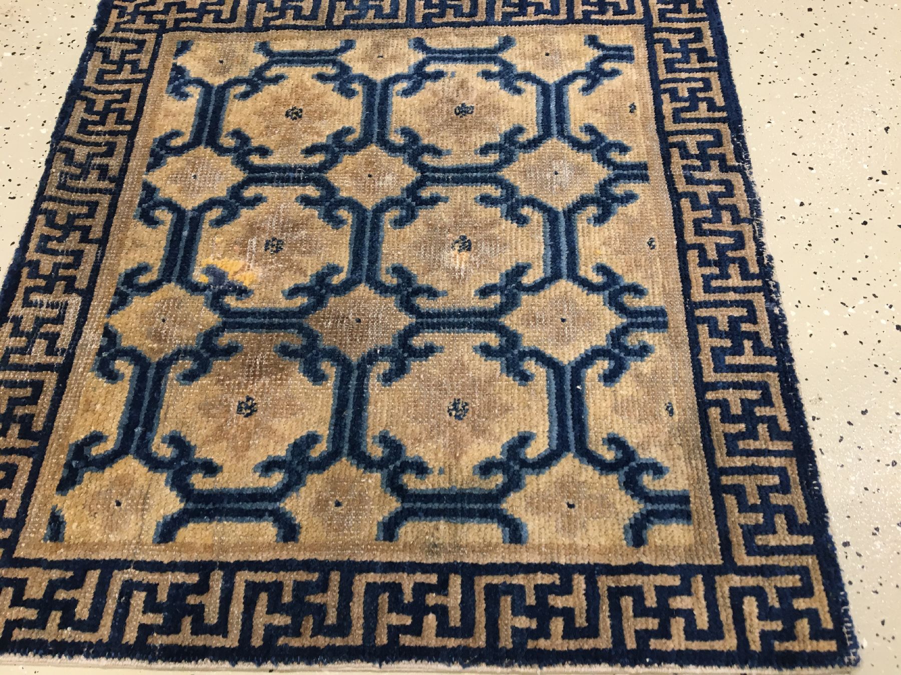 Detail b: Frühe gelbe Ning-Hsia "Sitzmatte" antik (Kangxi Design), Westchina, frühes 18.Jhd., Wolle geknüpft auf Baumwolle. Sehr seltene ...