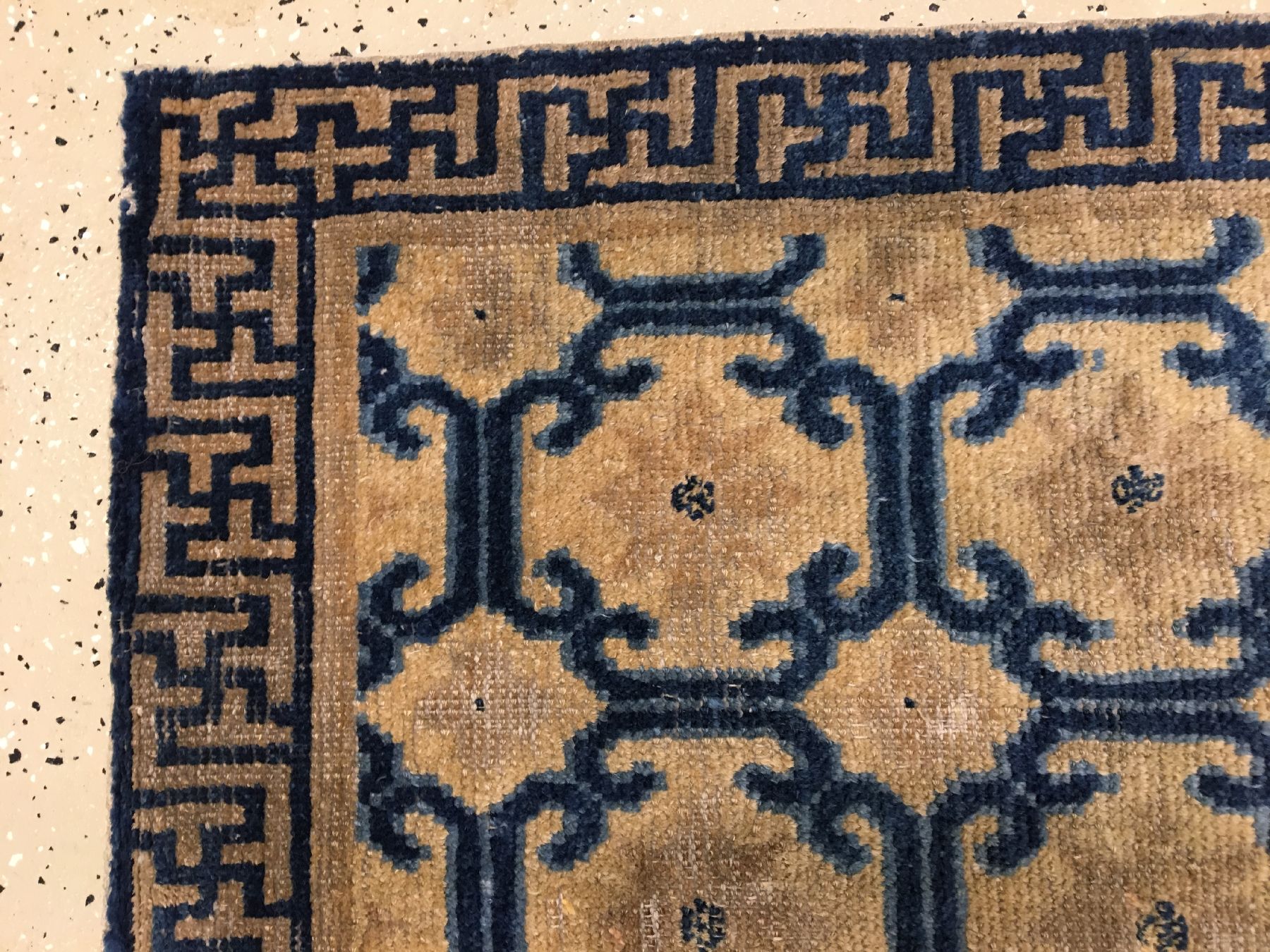 Detail f: Frühe gelbe Ning-Hsia "Sitzmatte" antik (Kangxi Design), Westchina, frühes 18.Jhd., Wolle geknüpft auf Baumwolle. Sehr seltene ...