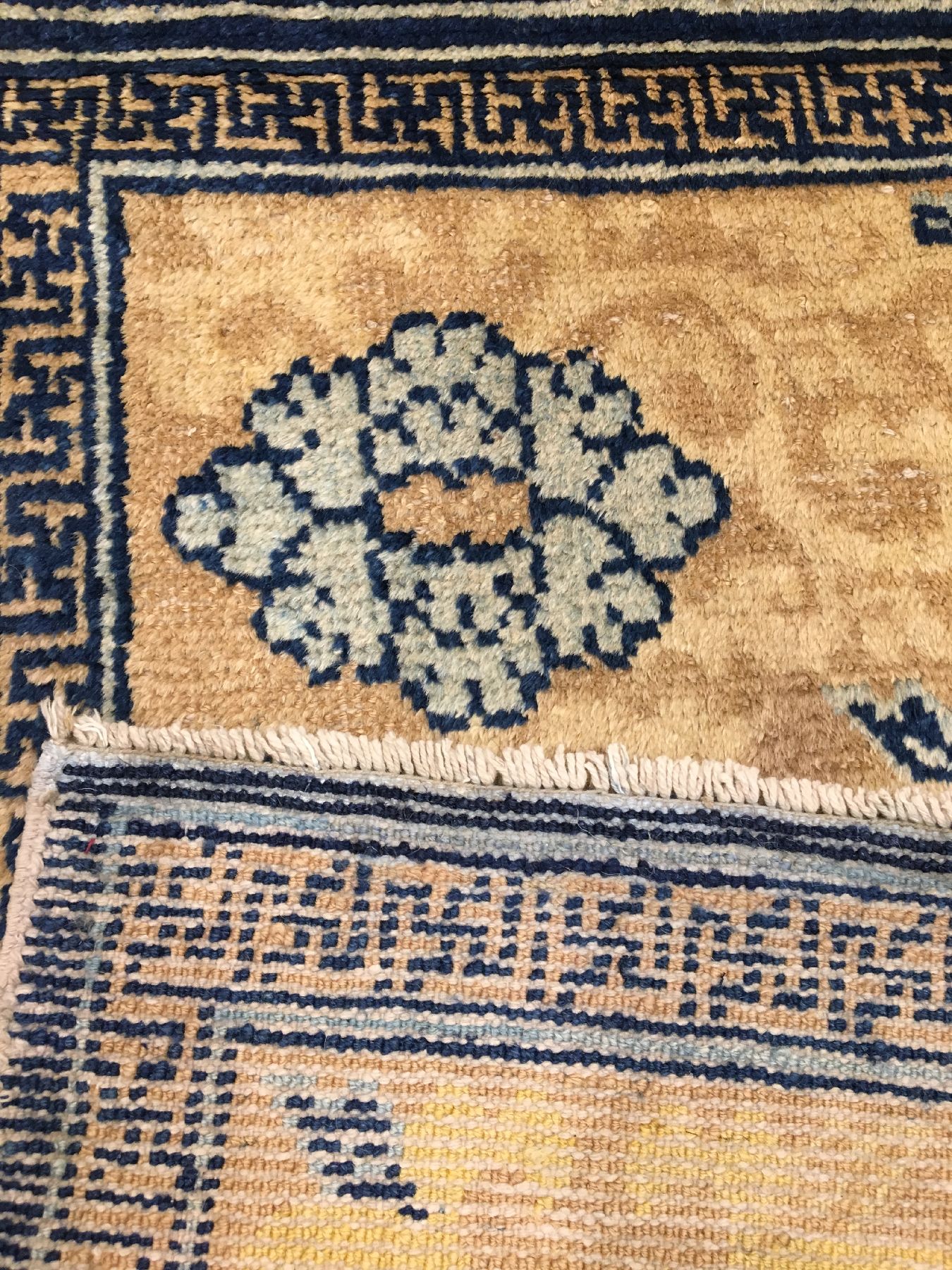 Detail h: Früher Ning-Hsia "Sitzbankteppich" antik, Westchina, frühes 18.Jhd., Wolle geknüpft auf Baumwolle. Seltener früher Sitzbankteppich mit ...