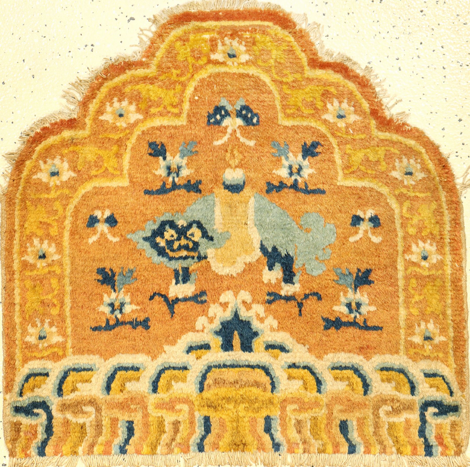 Ning-Hsia "Thronsitz" antik (Schneelöwe mit Sattel), Westchina, 19.Jhd., Wolle geknüpft auf Baumwolle. Seltener Thronsitz in guter ...
