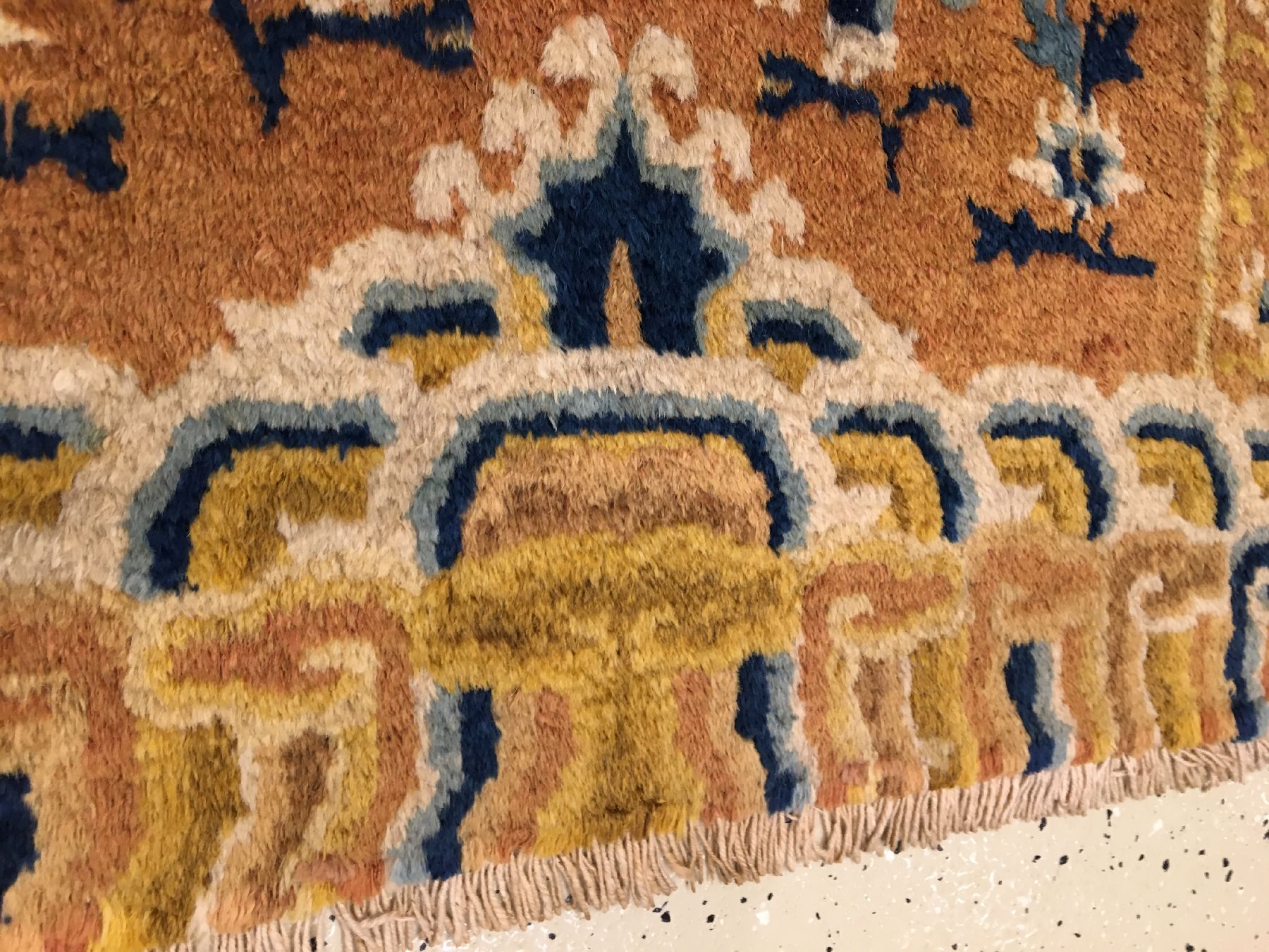 Detail e: Ning-Hsia "Thronsitz" antik (Schneelöwe mit Sattel), Westchina, 19.Jhd., Wolle geknüpft auf Baumwolle. Seltener Thronsitz in guter ...