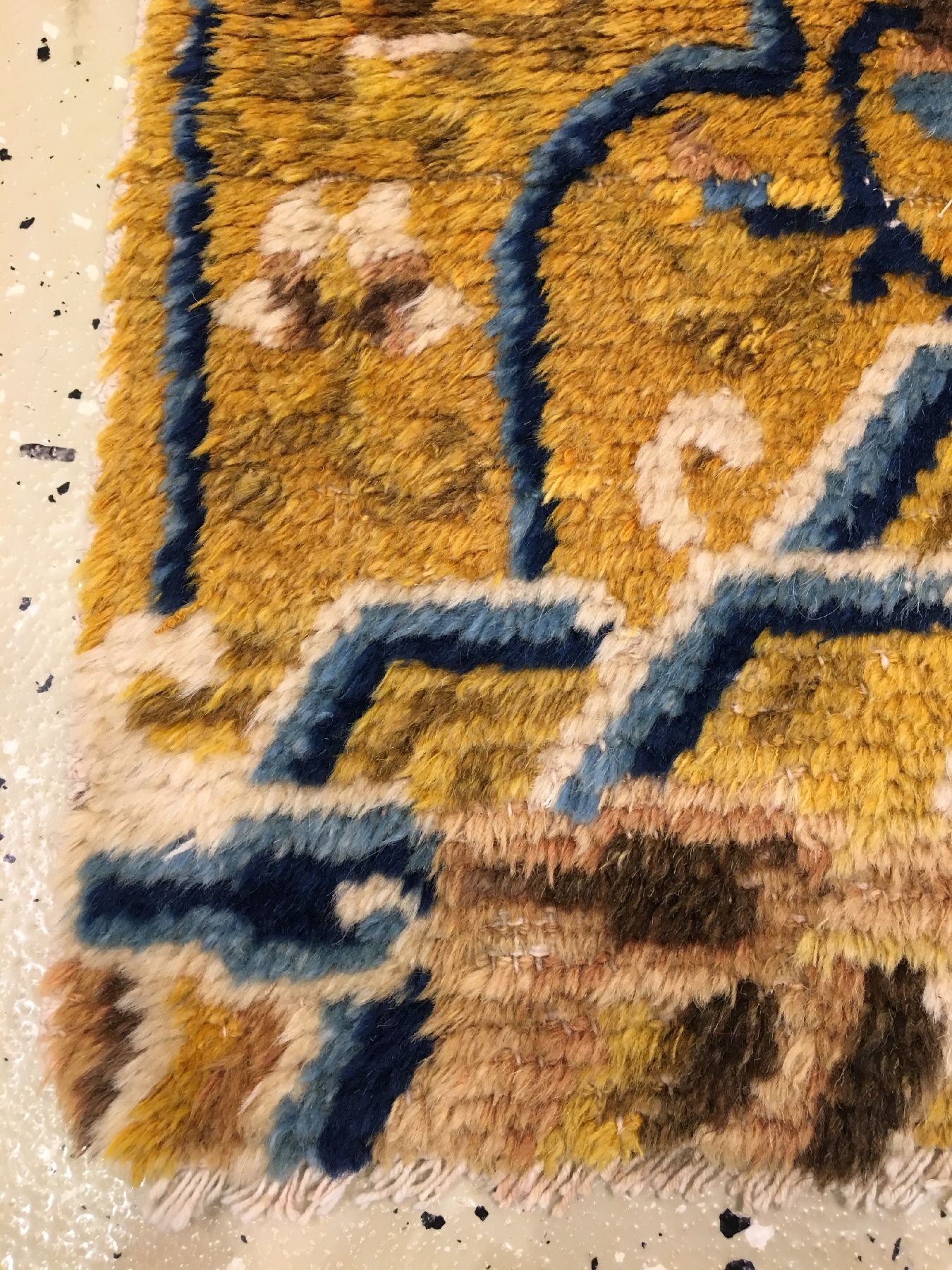Detail e: Gelber Ning-Hsia "Thronsitz" antik, Westchina, Mitte 19.Jhd., Wolle geknüpft auf Baumwolle. Gelber Thronsitz wohl gefertigt für den ...