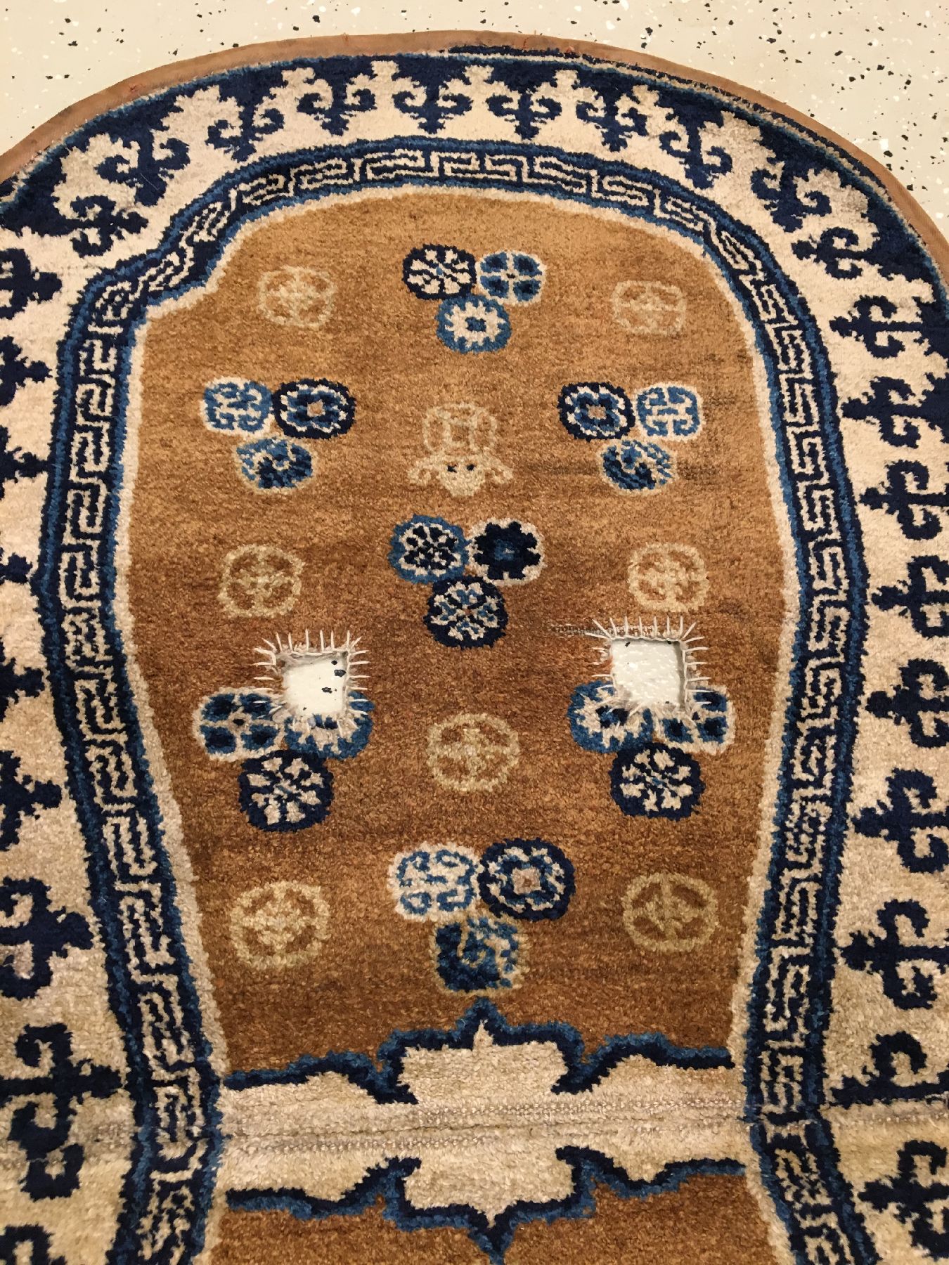 Detail d: Seltener früher Kansu "Sattel" antik, Westchina, um 1800, Wolle geknüpft auf Baumwolle. Rarer Sattel aus Kansu mit Glückssymbolen, ...