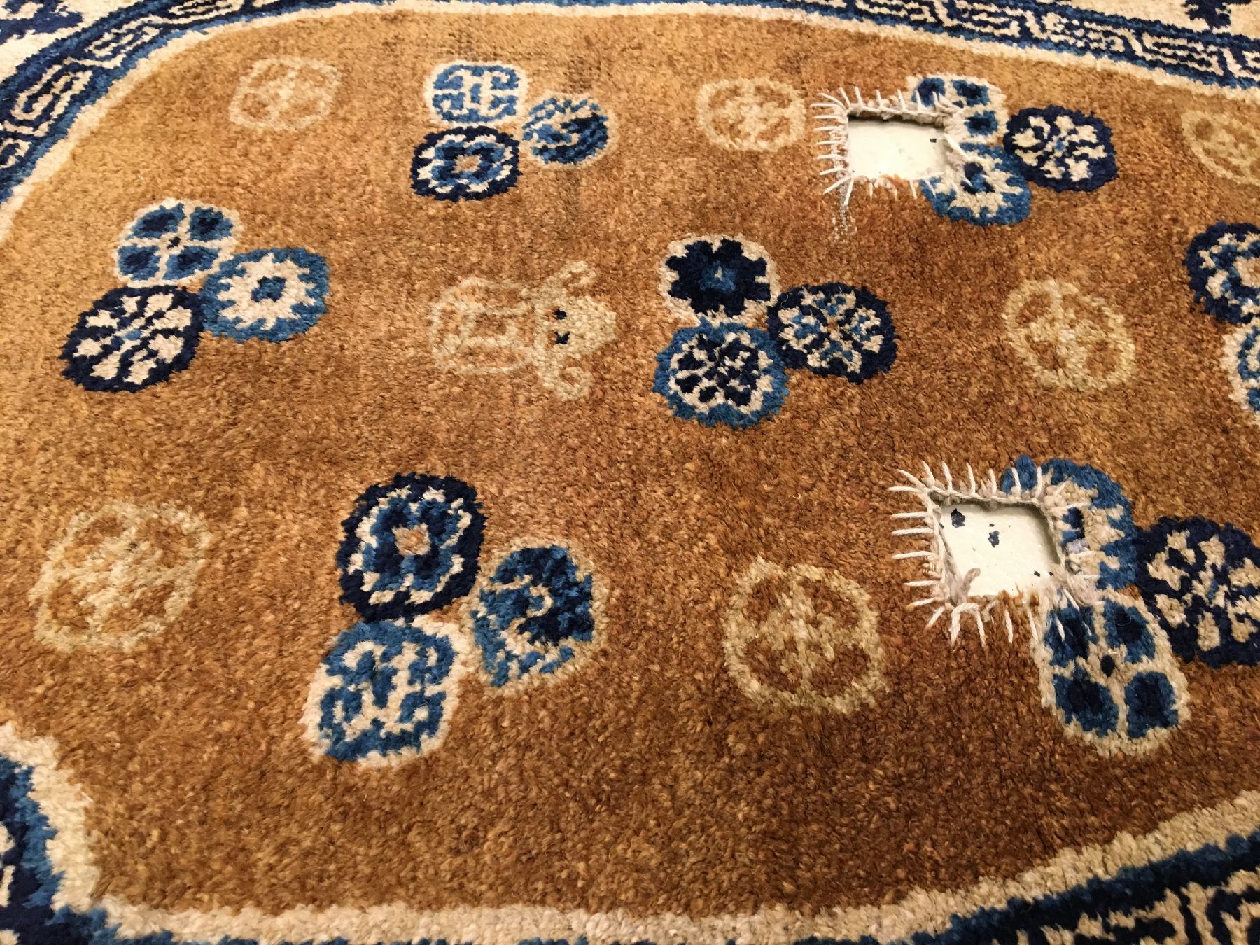 Detail g: Seltener früher Kansu "Sattel" antik, Westchina, um 1800, Wolle geknüpft auf Baumwolle. Rarer Sattel aus Kansu mit Glückssymbolen, ...