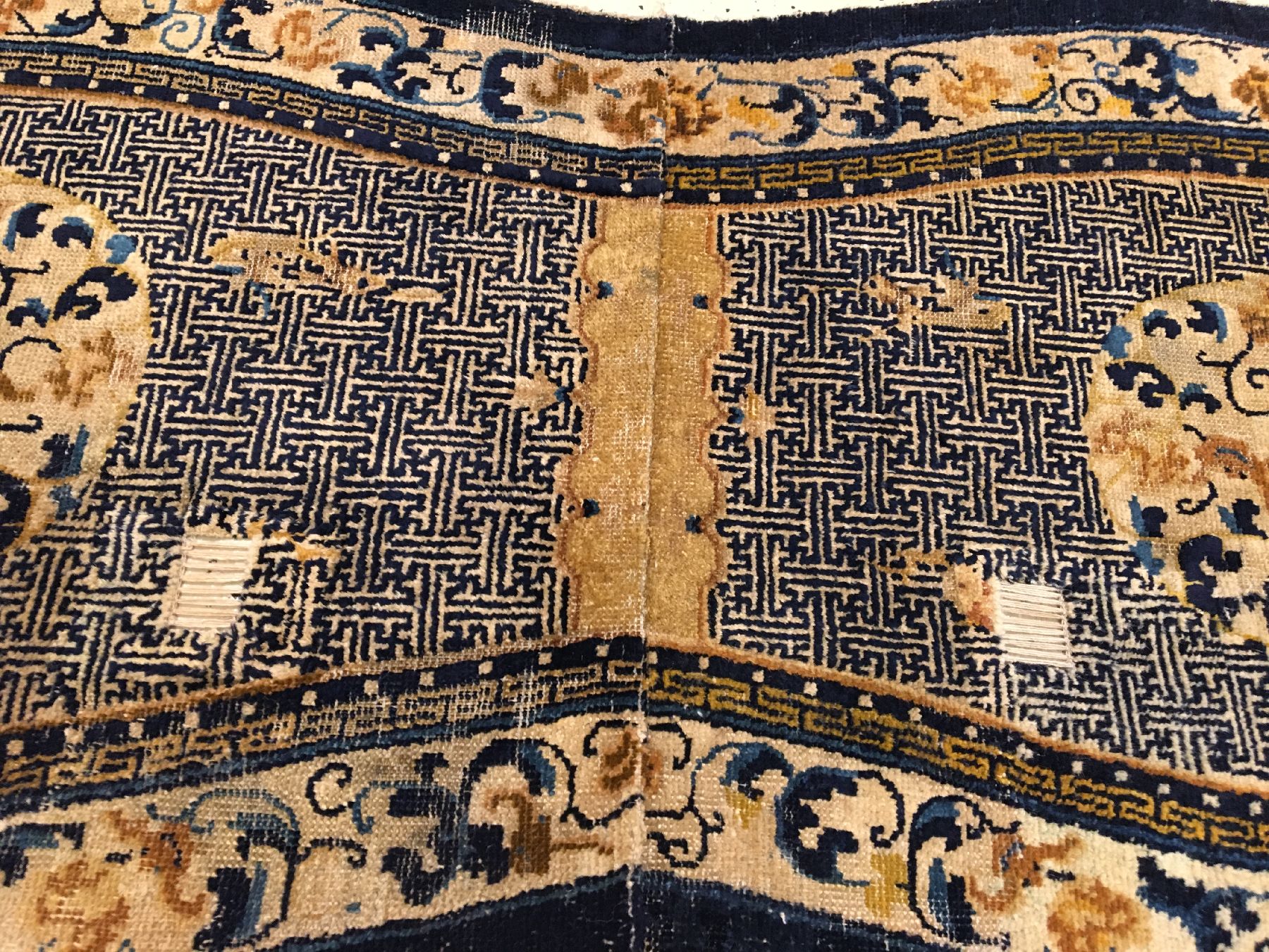 Detail b: Sehr seltener Ning-Hsia "Sattel" antik, Westchina, 18.Jhd., Wolle geknüpft auf Baumwolle. Feiner Sattel aus der verbotenen Stadt Peking ...