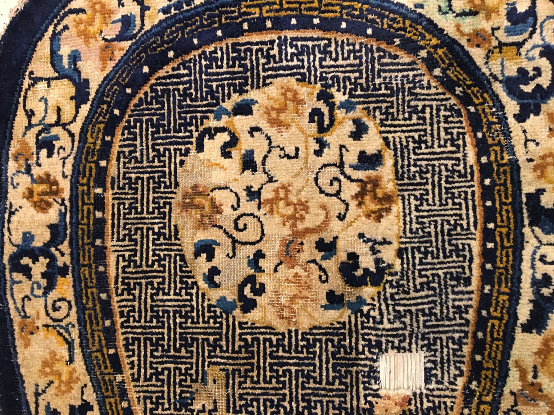 Detail c: Sehr seltener Ning-Hsia "Sattel" antik, Westchina, 18.Jhd., Wolle geknüpft auf Baumwolle. Feiner Sattel aus der verbotenen Stadt Peking ...