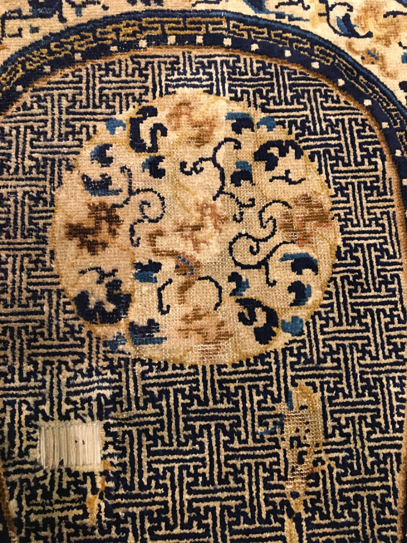 Detail d: Sehr seltener Ning-Hsia "Sattel" antik, Westchina, 18.Jhd., Wolle geknüpft auf Baumwolle. Feiner Sattel aus der verbotenen Stadt Peking ...
