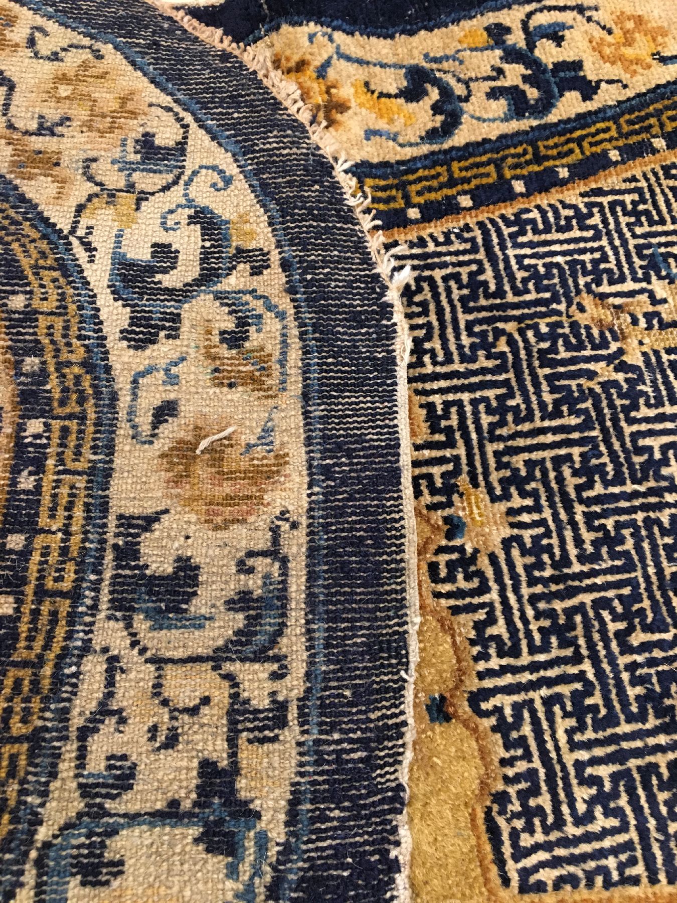 Detail i: Sehr seltener Ning-Hsia "Sattel" antik, Westchina, 18.Jhd., Wolle geknüpft auf Baumwolle. Feiner Sattel aus der verbotenen Stadt Peking ...