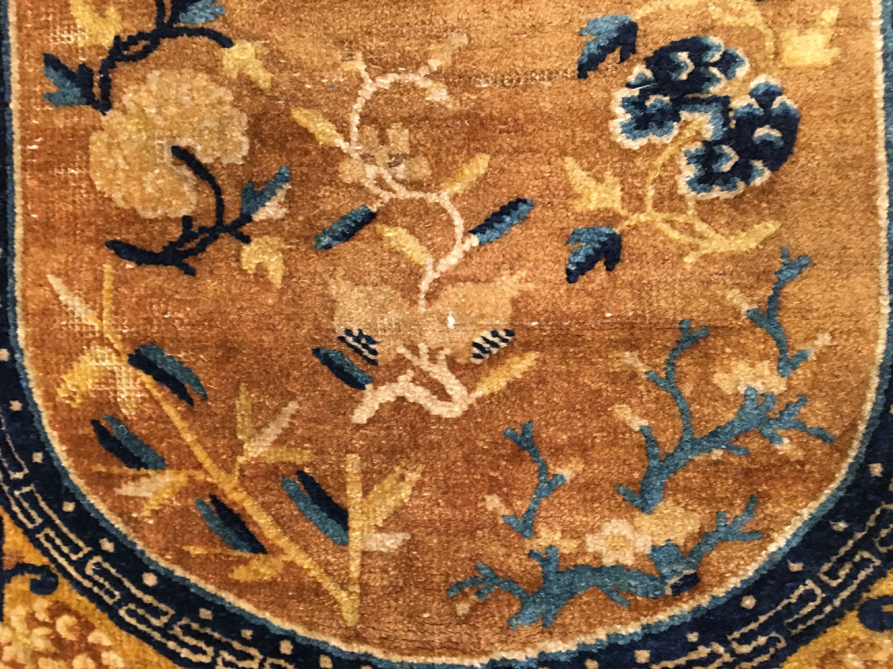 Detail d: Feiner Ning-Hsia "Sattel" antik, Westchina, 2.Hälfte 18.Jhd., Wolle geknüpft auf Baumwolle. Kleinformatiger und feiner Sattel in ...