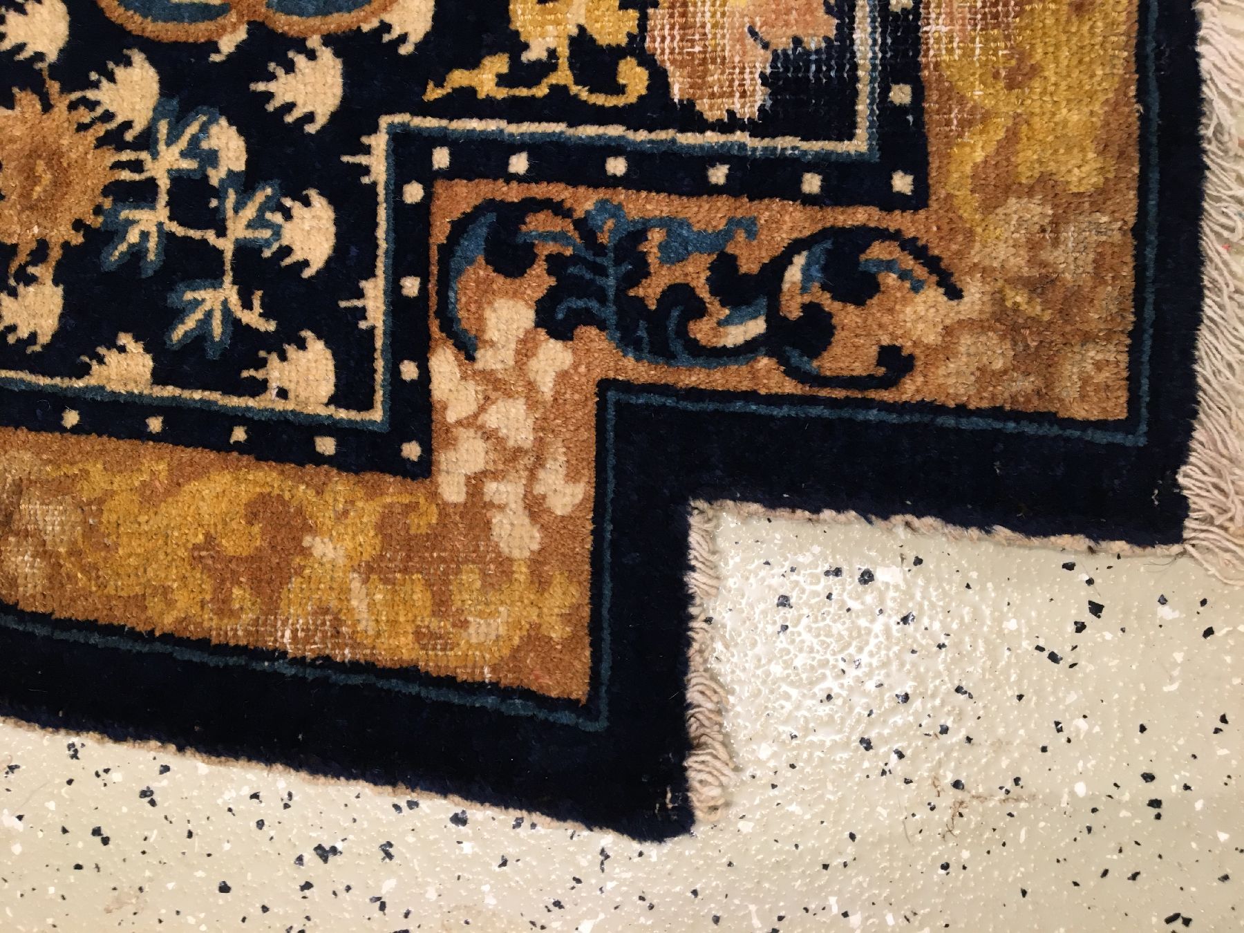 Detail g: Ning-Hsia "Sattel" antik (Mandala-Medaillon), Westchina, 1.Hälfte 19.Jhd., Wolle geknüpft auf Baumwolle. Feiner Sattel mit buddistischen ...