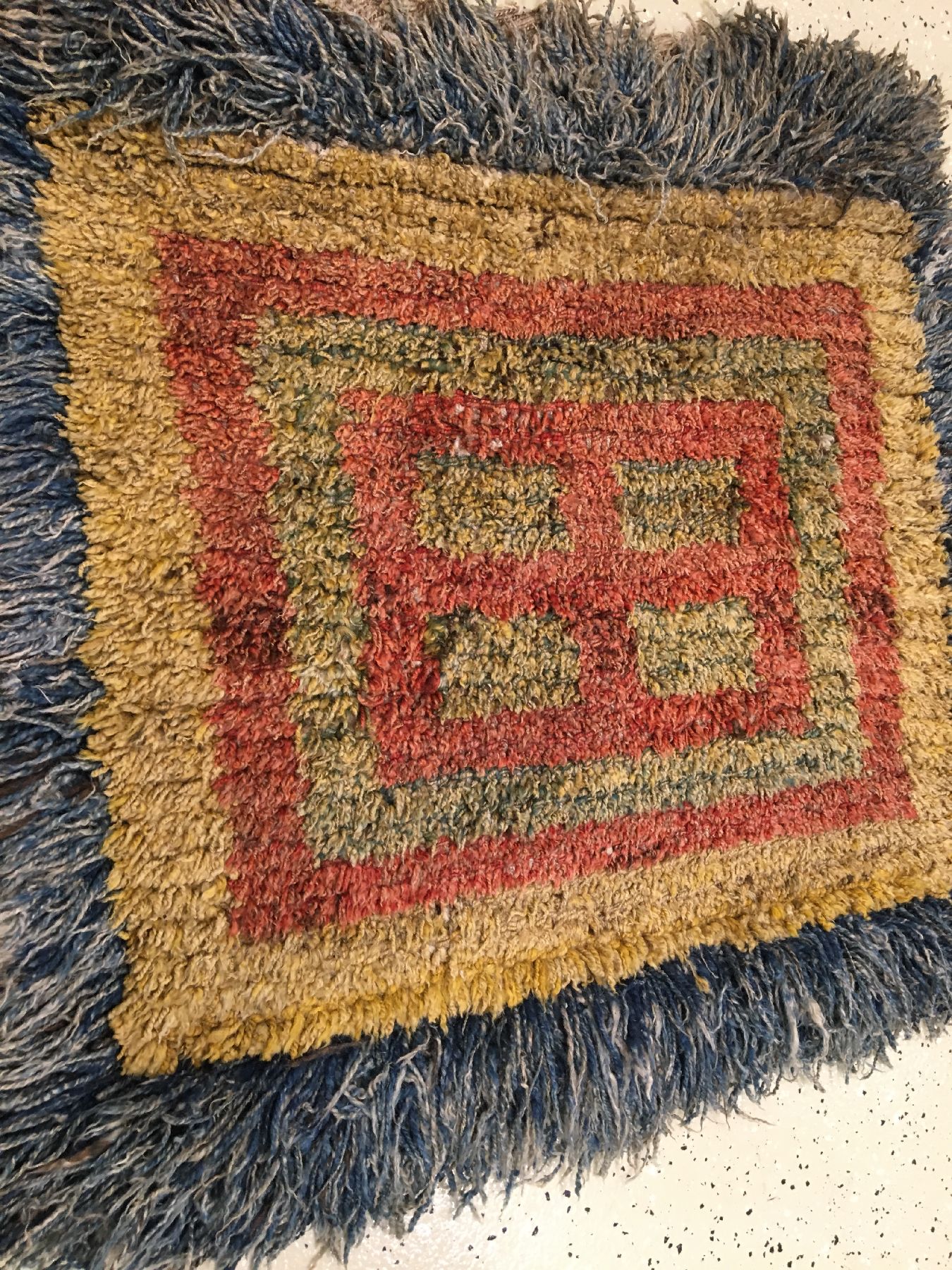 Detail b: Wangden Drumtze "Meditations-Teppich" antik, Tibet, 19.Jhd., Wolle geknüpft auf Wolle. Seltener Meditationsteppich mit tibetischen ...