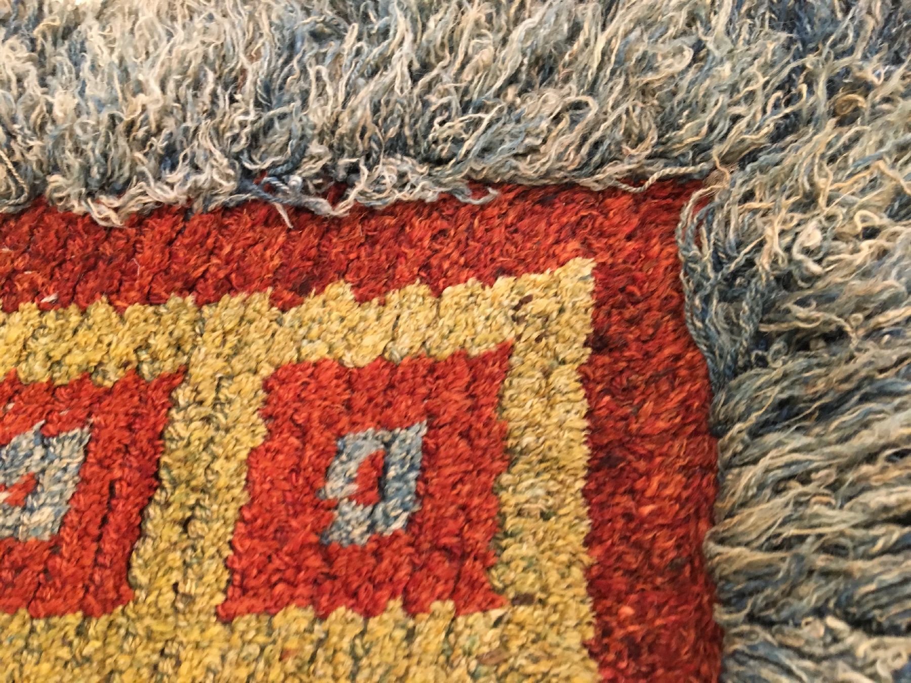Detail e: Wangden Drumtze "Meditations-Teppich" antik, Tibet, 19.Jhd., Wolle geknüpft auf Wolle. Grüngrundiger Meditationsteppich mit Schachbrett ...