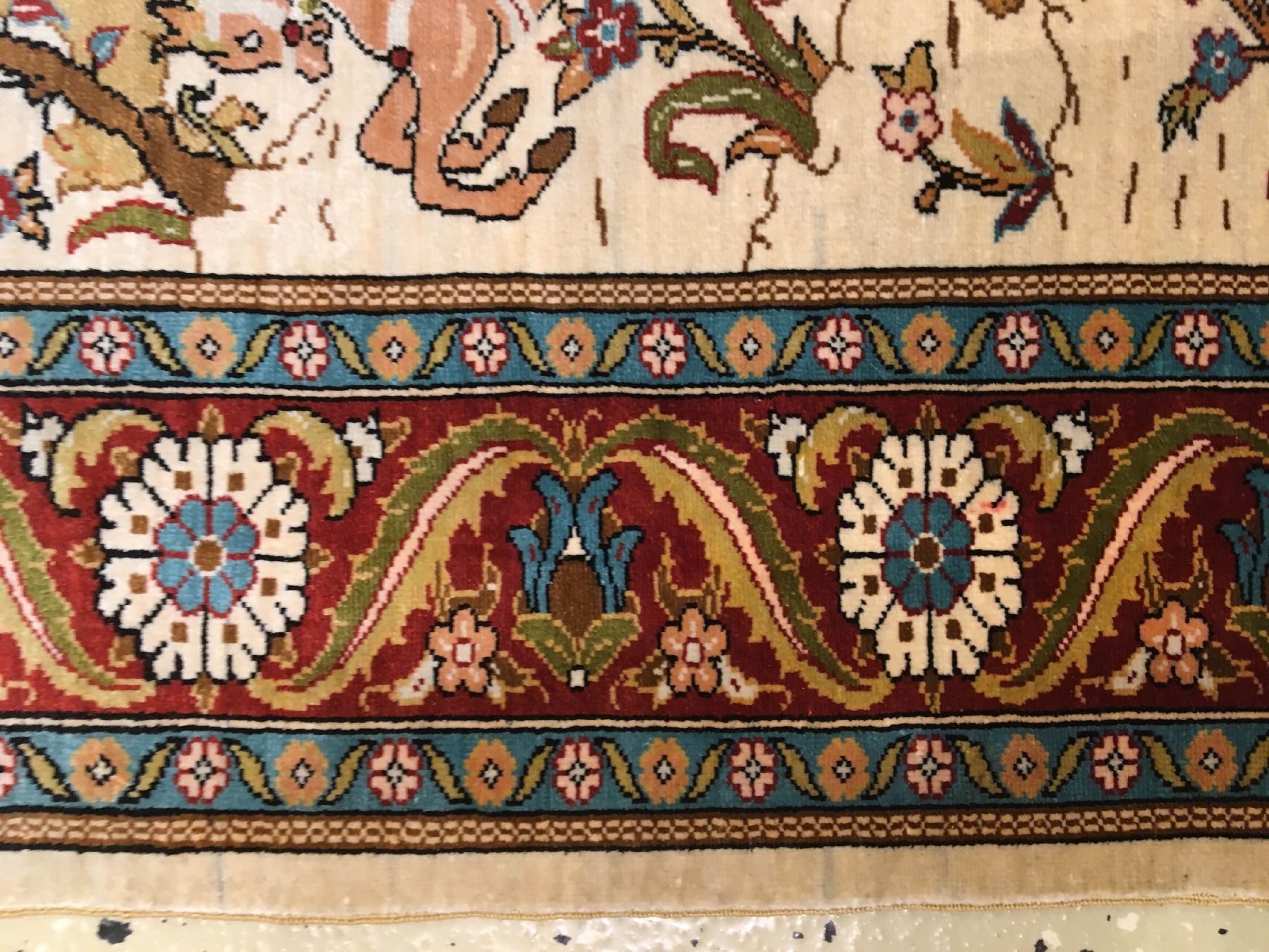 Detail e: Feiner Seiden Hereke "Özipek" alt (Signiert), Türkei, um 1970, reine Natuseide. Feiner Özipek Hereke mit osmanischer Jagdszenerie. ...
