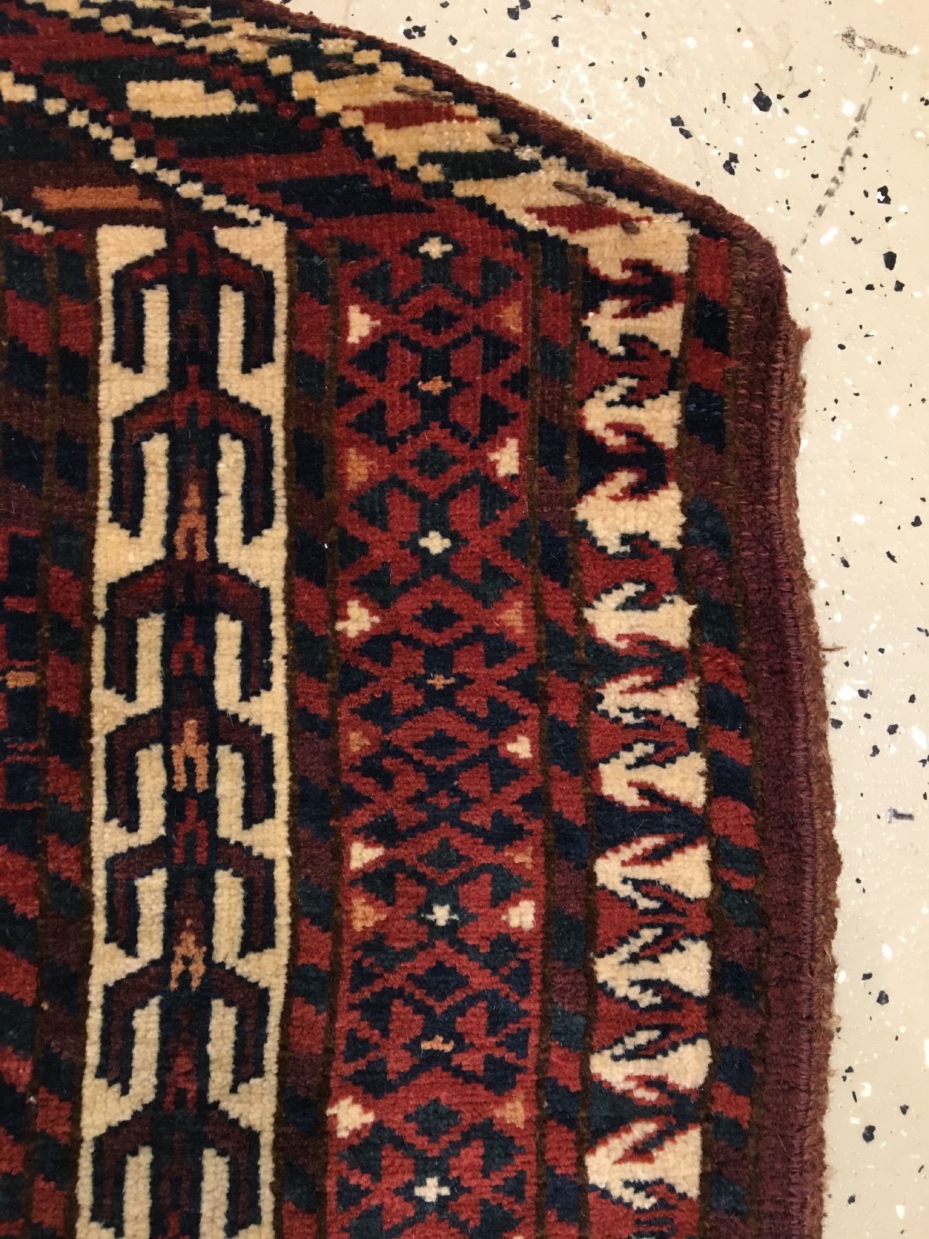 Detail e: Yomud "Asmalyk" antik (Mit Seiden-Highlights), Turkmenistan, Ende 19.Jhd., Wolle mit Seiden-Highlights geknüpft auf Wolle. Kamelschmuck ...