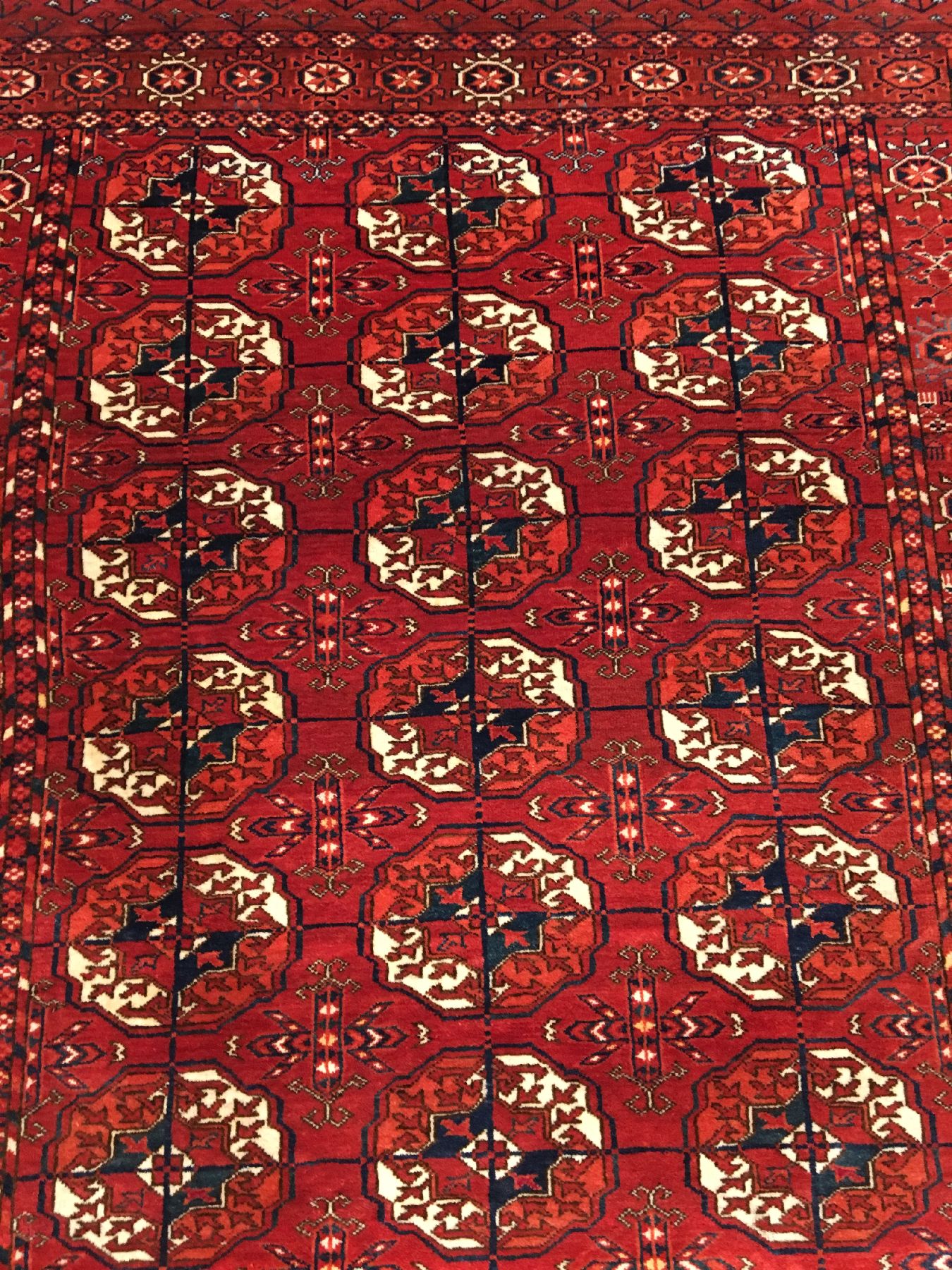 Detail a: Feiner Tekke "Zeremonialteppich" antik, Turkmenistan, 19.Jhd., Wolle geknüpft auf Wolle. Seltener kleinformatiger Tekke mit klassischen ...
