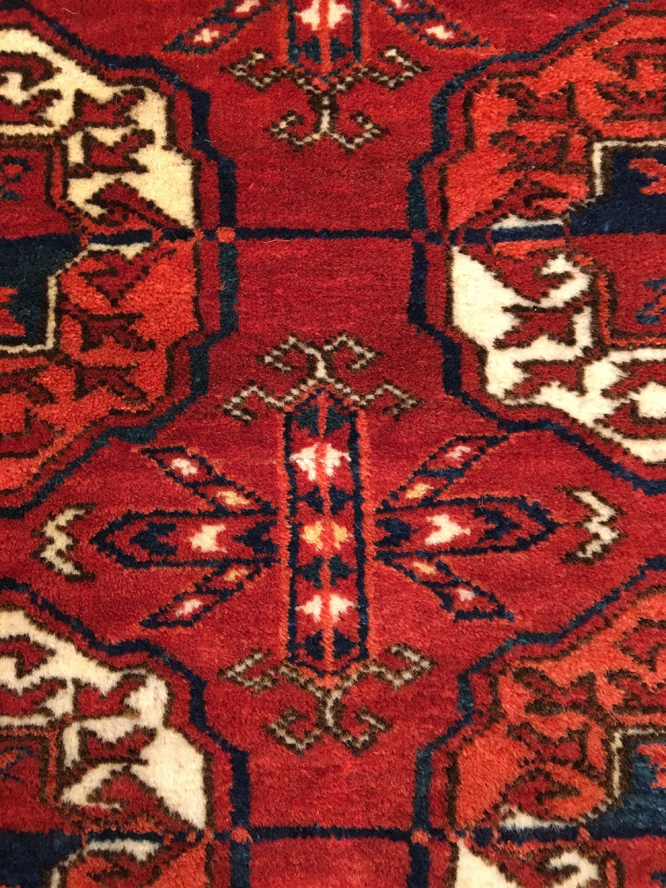 Detail c: Feiner Tekke "Zeremonialteppich" antik, Turkmenistan, 19.Jhd., Wolle geknüpft auf Wolle. Seltener kleinformatiger Tekke mit klassischen ...