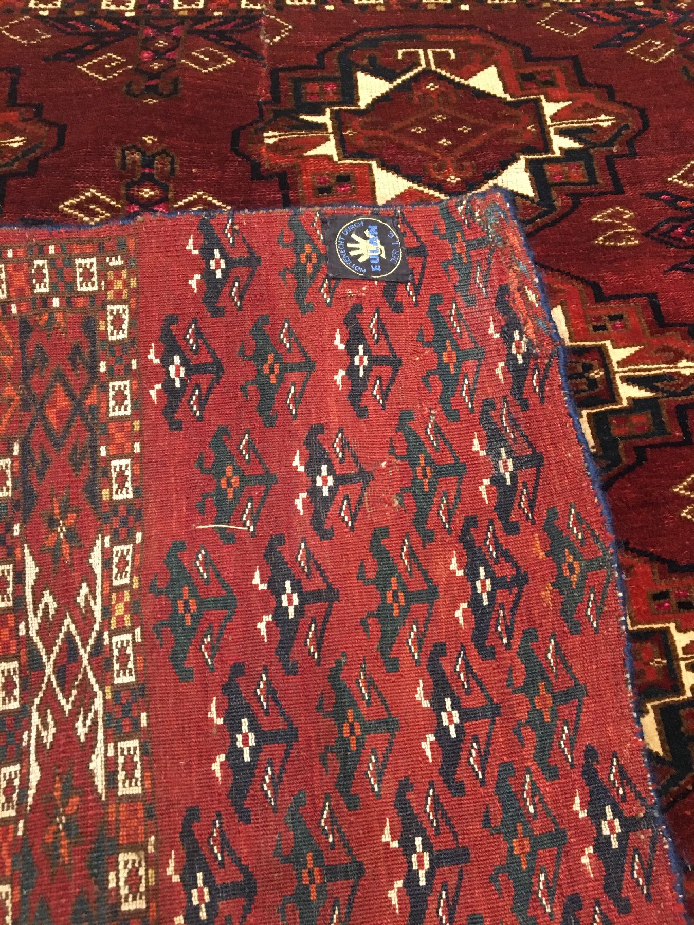 Detail h: Feiner Saryk "Tschowal" antik (Mit Rubinroter Seide), Turkmenistan, 19.Jhd., Wolle mit Seiden-Highlights und Baumwoll-Highlights geknüpft ...