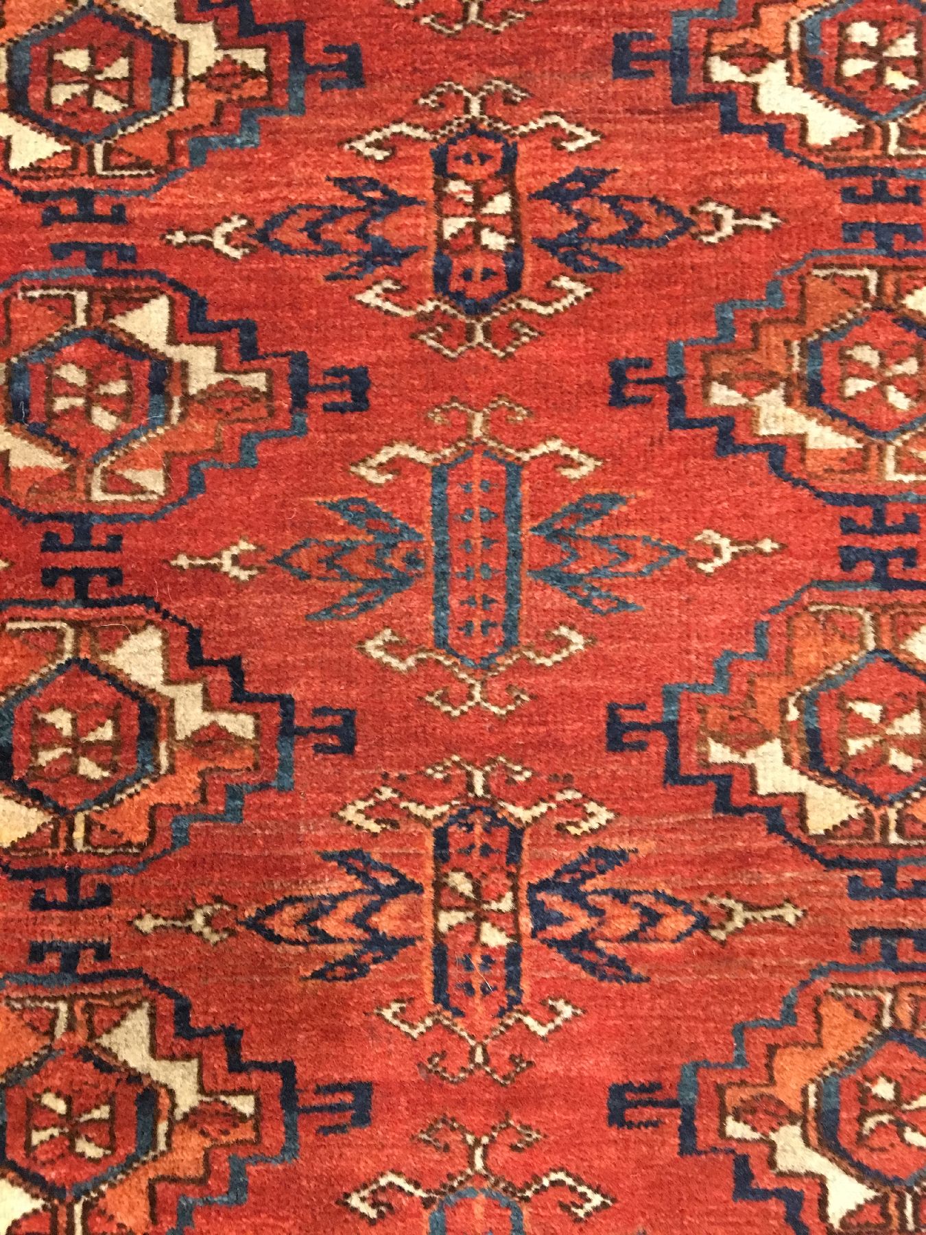 Detail b: Seltener feiner Tekke "Zeremonialteppich" antik, Turkmenistan, Mitte 19.Jhd., Wolle geknüpft auf Wolle. Rarer kleinformatiger ...