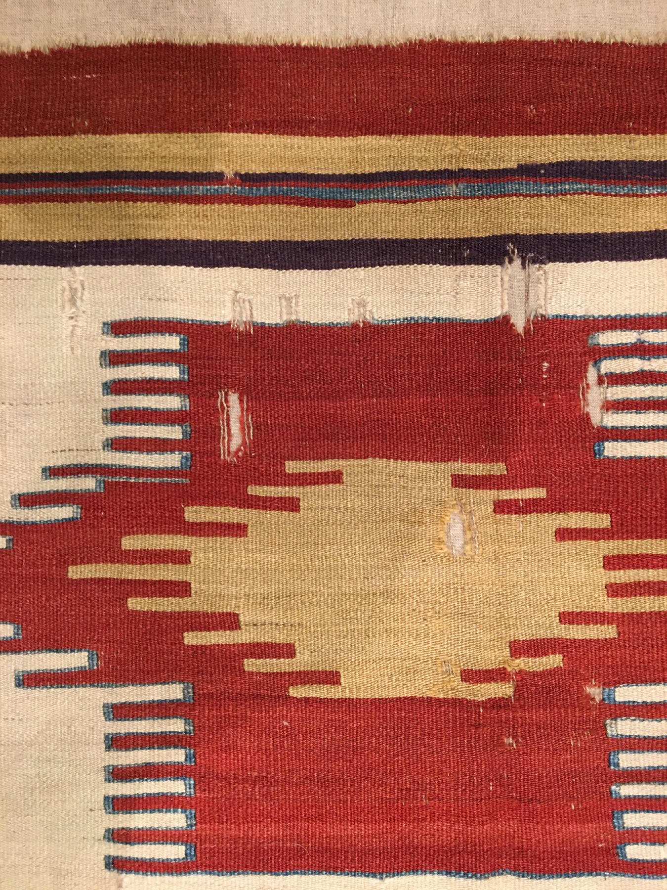 Detail d: Zentralanatolischer "Kelim" antik (Fragment), Zentralanatolien, 19.Jhd., Wolle gewebt aufWolle. Seltener Kelim mit viel weißanteil und ...