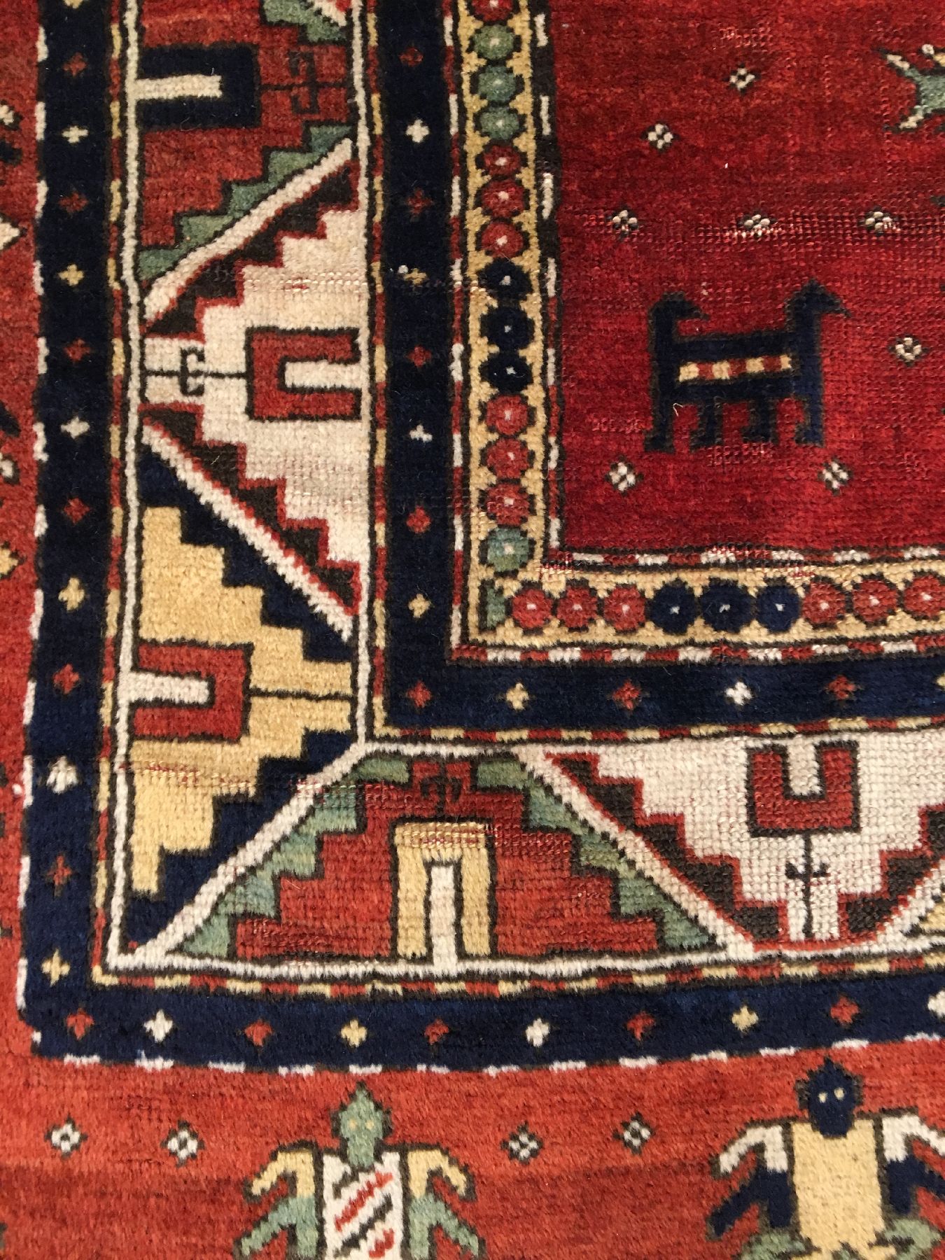Detail e: Baum Kasak antik, Südwestkaukasus, 19.Jhd., Wolle geknüpft auf Wolle. Großformatiger Kasak mit grünen Lebensbaum auf krapproten Grund, ...