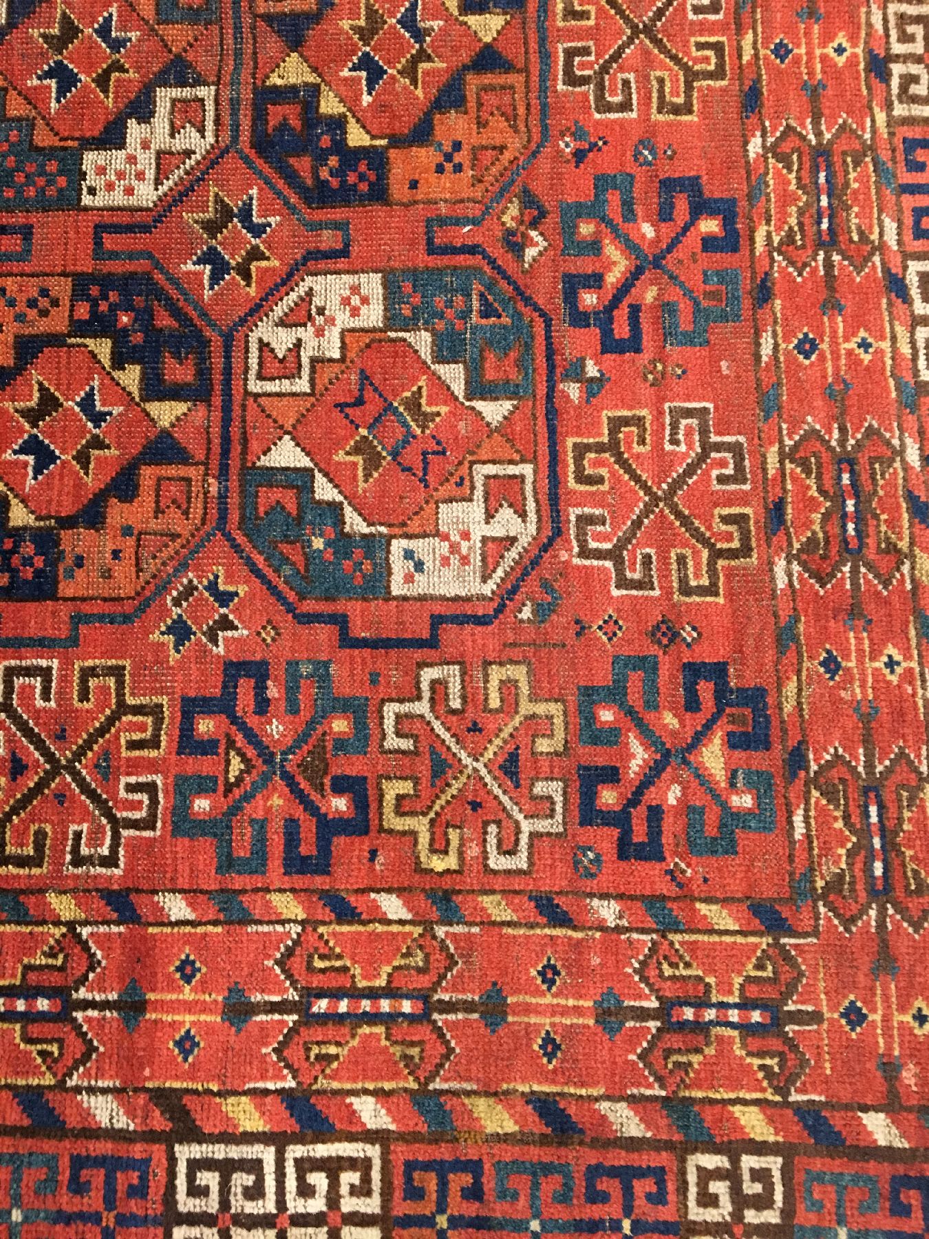 Detail e: Ersari "Hauptteppich" antik, Turkmenistan Amu-Darja Region, 19.Jhd., Wolle geknüpft auf Wolle/Ziegenhaar. Seltener Hauptteppich aus der ...
