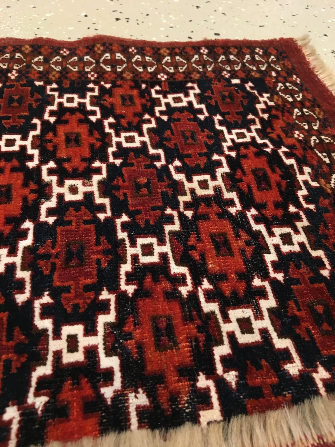 Detail a: Sehr feine Turkmenische "Torba" antik (Ak-Su Muster), Turkmenistan, 1.Hälfte 19.Jhd., sehr feine Wolle mit weißen Baumwoll- Highlights ...