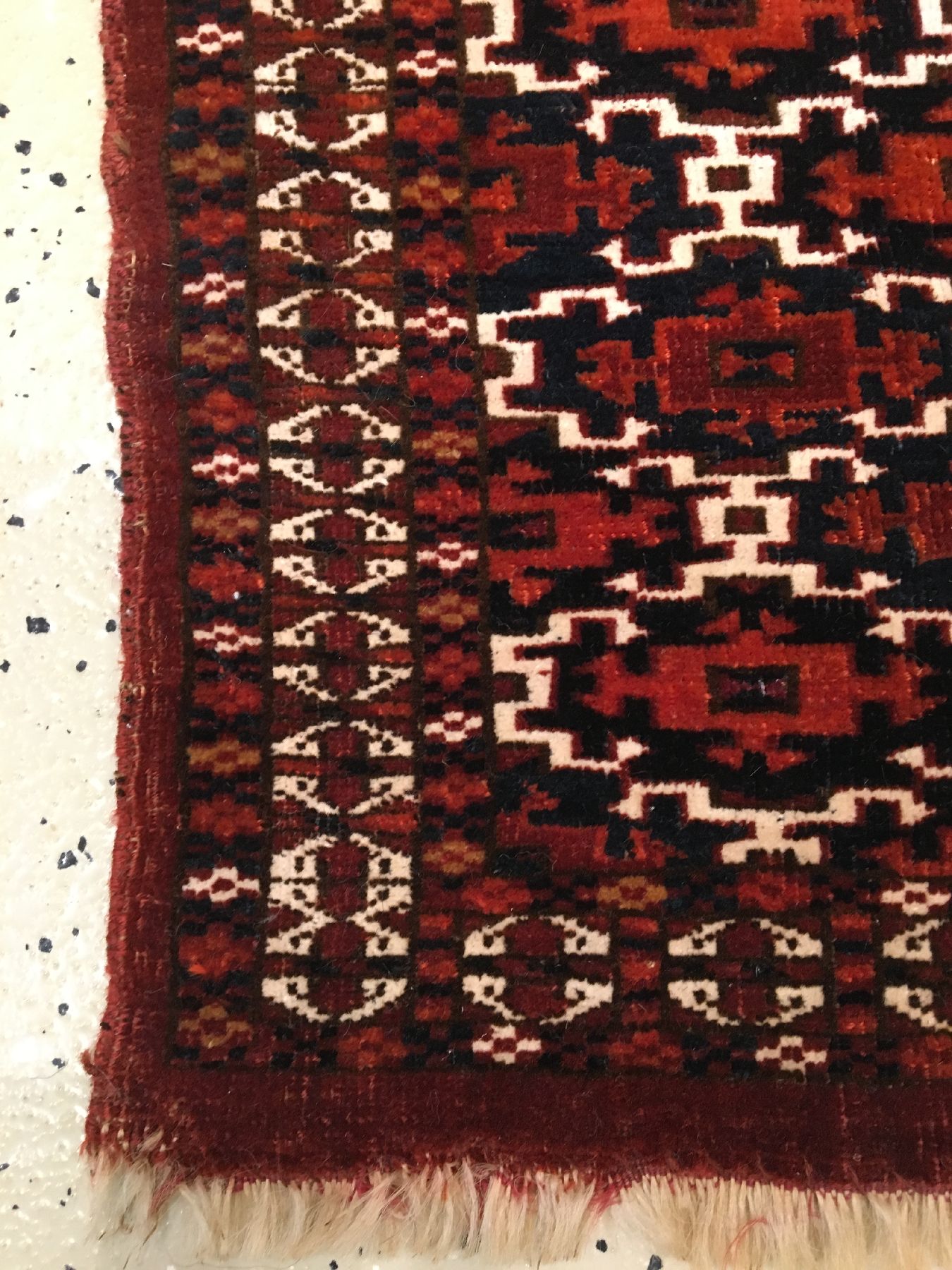 Detail b: Sehr feine Turkmenische "Torba" antik (Ak-Su Muster), Turkmenistan, 1.Hälfte 19.Jhd., sehr feine Wolle mit weißen Baumwoll- Highlights ...