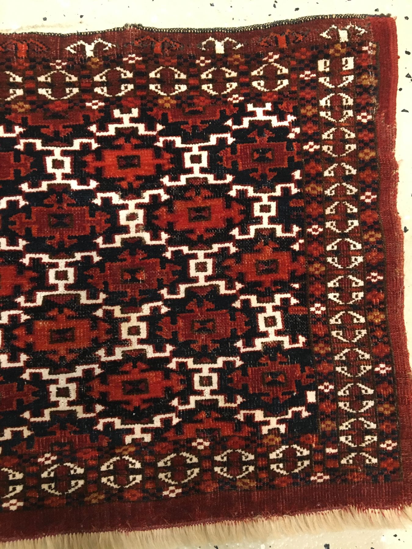 Detail c: Sehr feine Turkmenische "Torba" antik (Ak-Su Muster), Turkmenistan, 1.Hälfte 19.Jhd., sehr feine Wolle mit weißen Baumwoll- Highlights ...