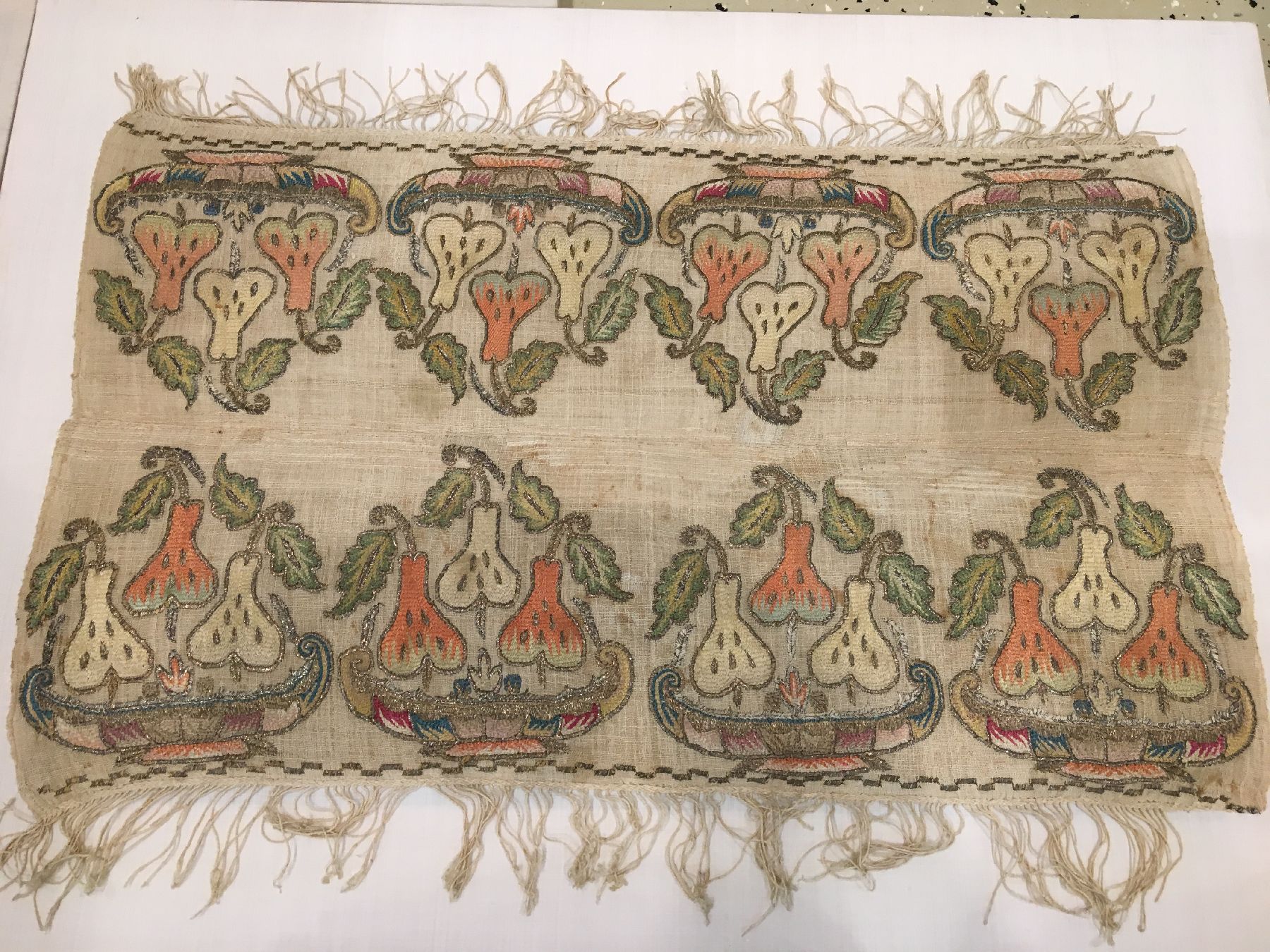 Detail c: (5 Lots) Osmanische "Tücher/Tischdecken" antik (Seiden-Metallstickerei), Osmanisches-Reich, frühes bis Mitte 19.Jhd., ...