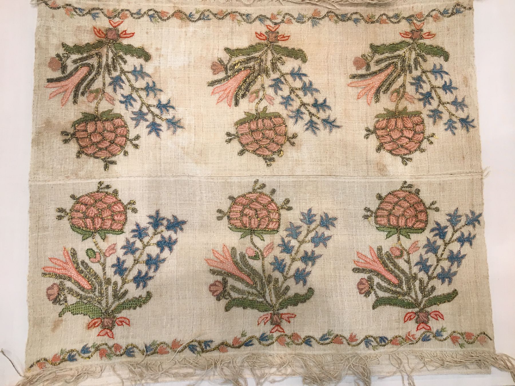 Detail b: (5 Lots) Osmanische "Tücher/Tischdecken" antik (Seiden-Metallstickerei), Osmanisches-Reich, frühes bis Mitte 19.Jhd., ...