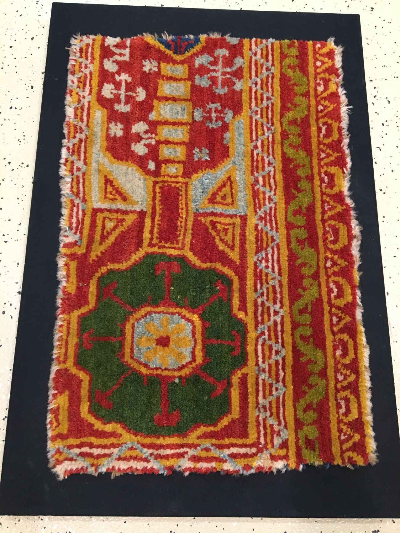 Detail a: Spanischer Teppich antik (Fragment), Spanien, um 1900, Wolle geknüpft auf Baumwolle. Fragment eines großen Spanischen Teppichs. Ausdrucksstarke ...