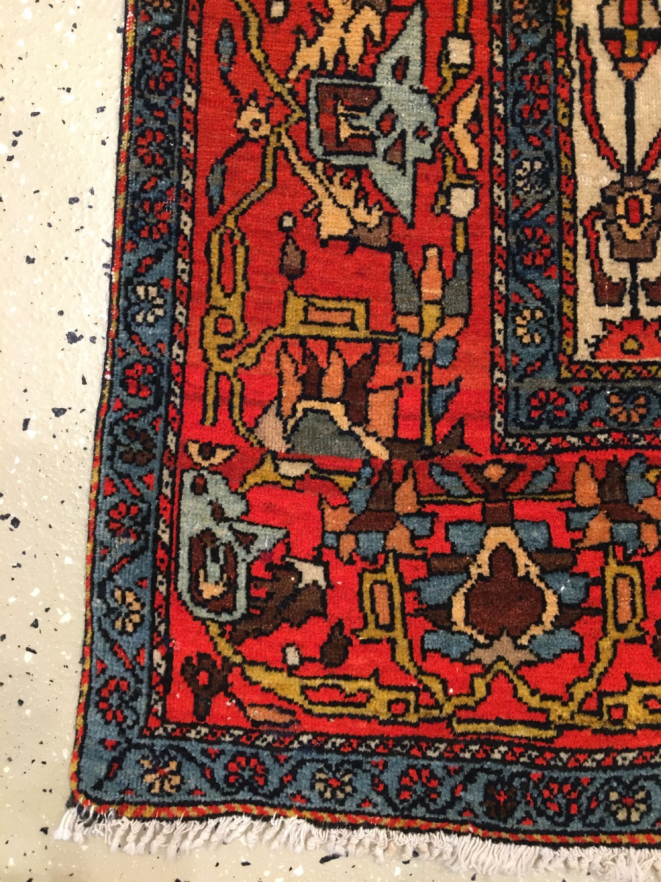 Detail h: Feiner weißgrundiger Farahan antik, Westpersien, Ende 19.Jhd., Korkwolle geknüpft auf Baumwolle. Ein Blütenrankwerk in kunstvoll feiner Anordnung ...