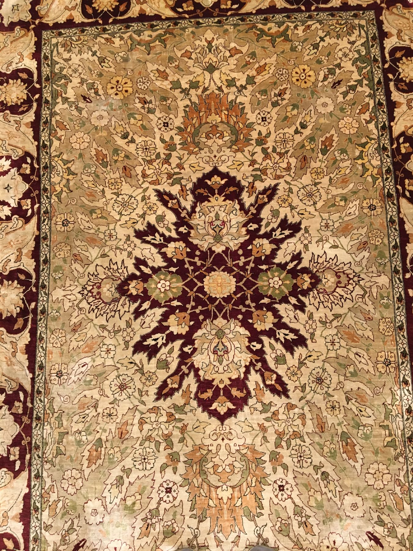 Detail c: Feiner Seiden Hereke alt "Signiert" (Safavid Polonaise Design), Türkei, um 1950/1960, reine Naturseide mit Metallbrokat. Seltener Seiden ...