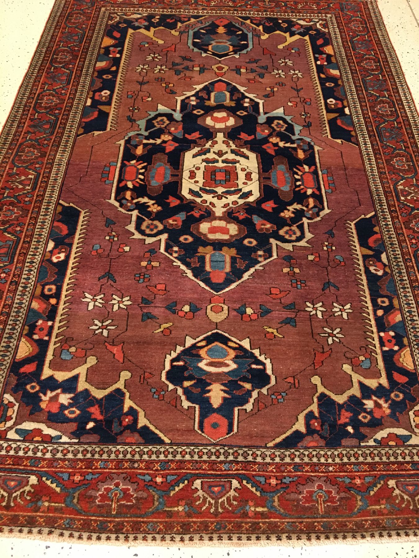 Detail a: Selten auberginefarbener Mischan-Malayer antik, Westpersien, Ende 19.Jhd., Wolle geknüpft auf Baumwolle. Feiner Malayer aus dem Dorf Mischan in ...