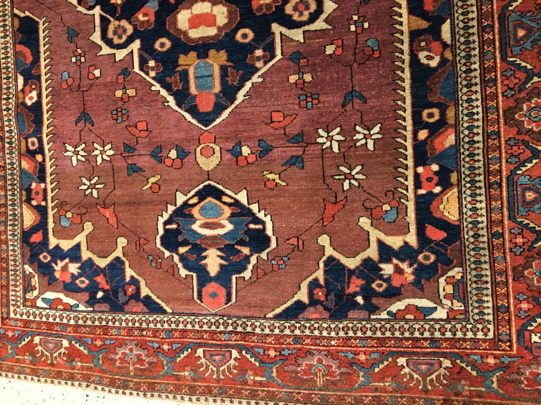 Detail d: Selten auberginefarbener Mischan-Malayer antik, Westpersien, Ende 19.Jhd., Wolle geknüpft auf Baumwolle. Feiner Malayer aus dem Dorf Mischan in ...