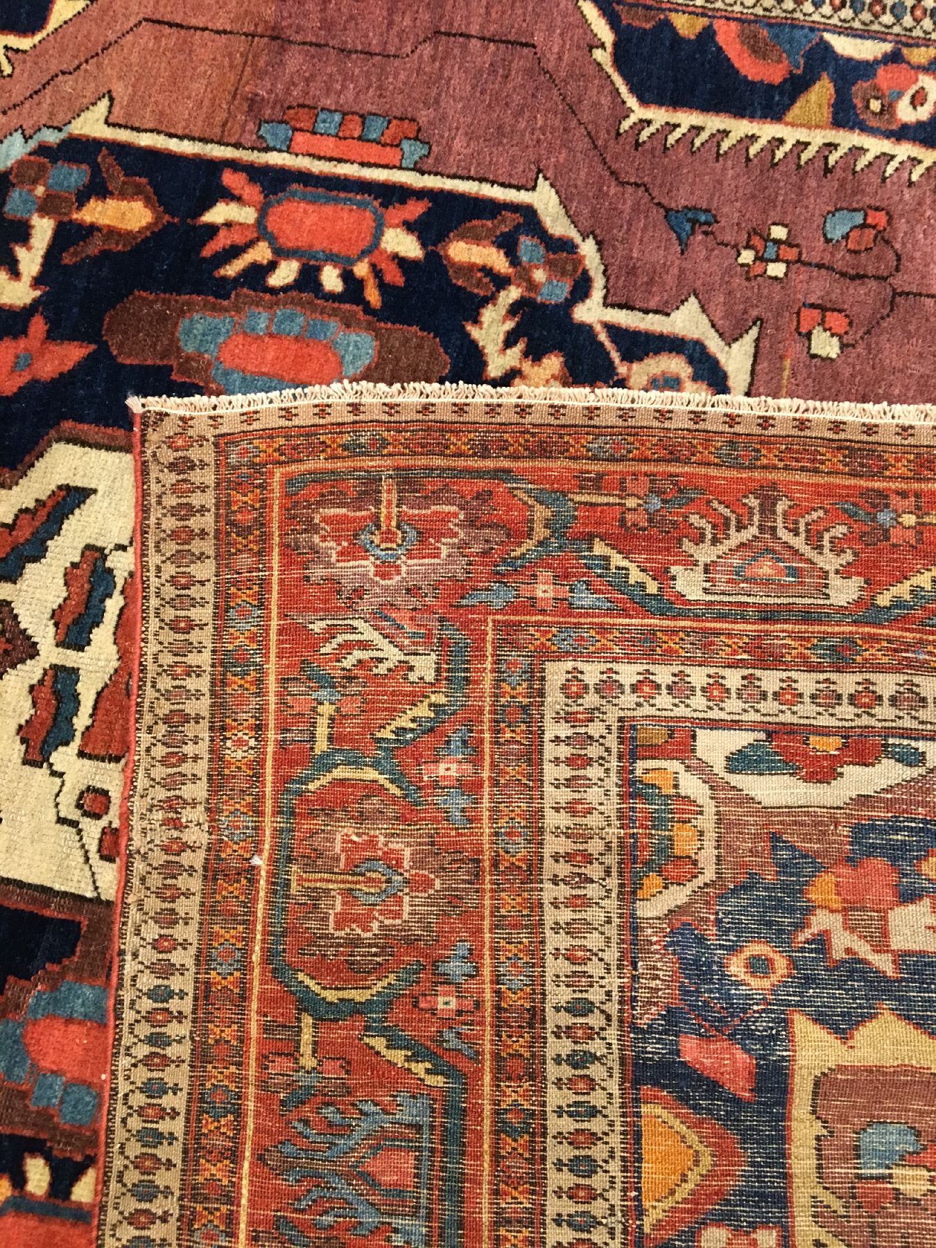 Detail h: Selten auberginefarbener Mischan-Malayer antik, Westpersien, Ende 19.Jhd., Wolle geknüpft auf Baumwolle. Feiner Malayer aus dem Dorf Mischan in ...