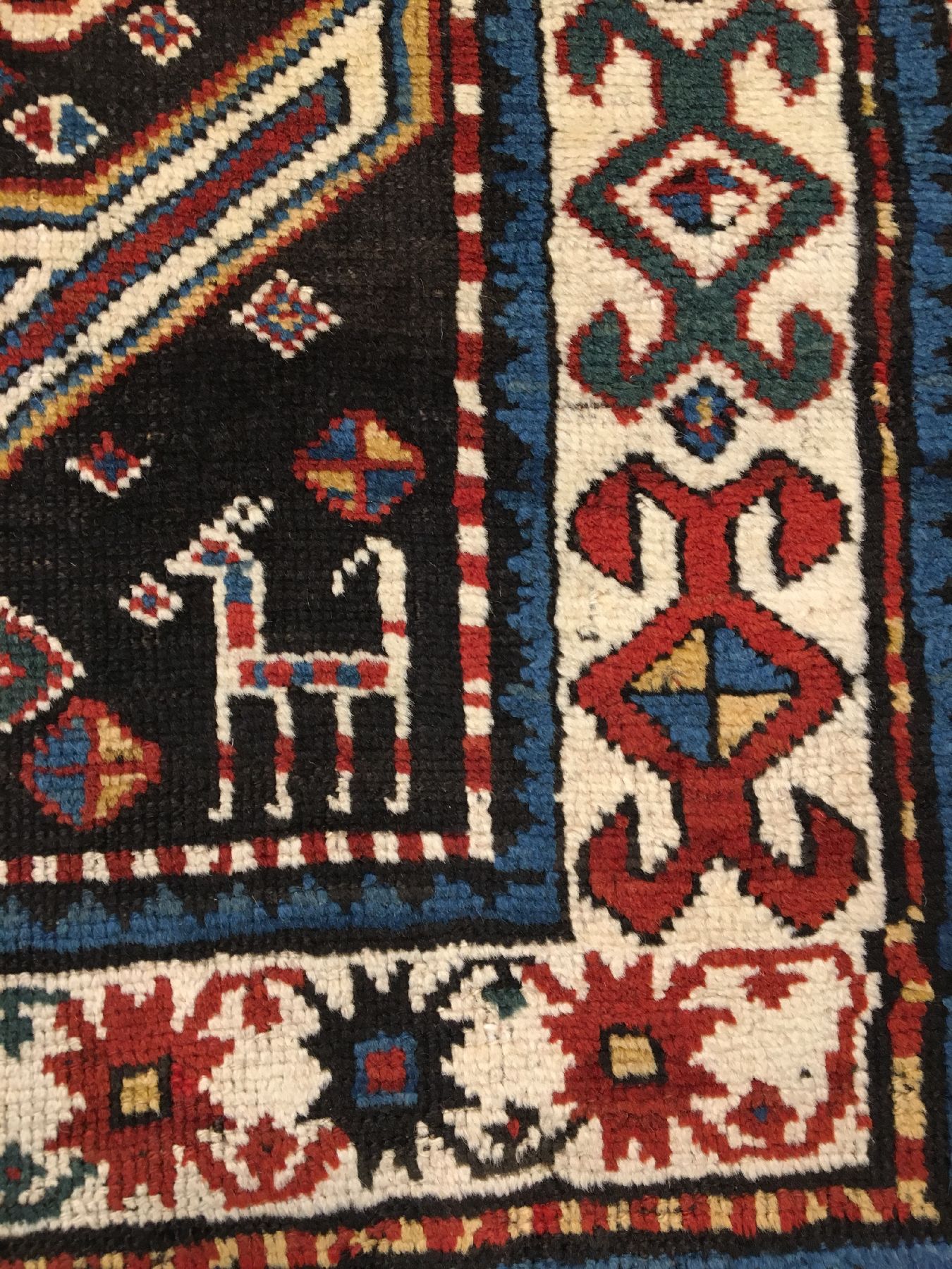 Detail h: Lenkoran antik, Südkaukasus, 19.Jhd., Wolle geknüpft auf Wolle. Typischer Lenkoran aus dem Karabagh-Gebiet mit Riesenpalmetten. Unterschiedliche ...
