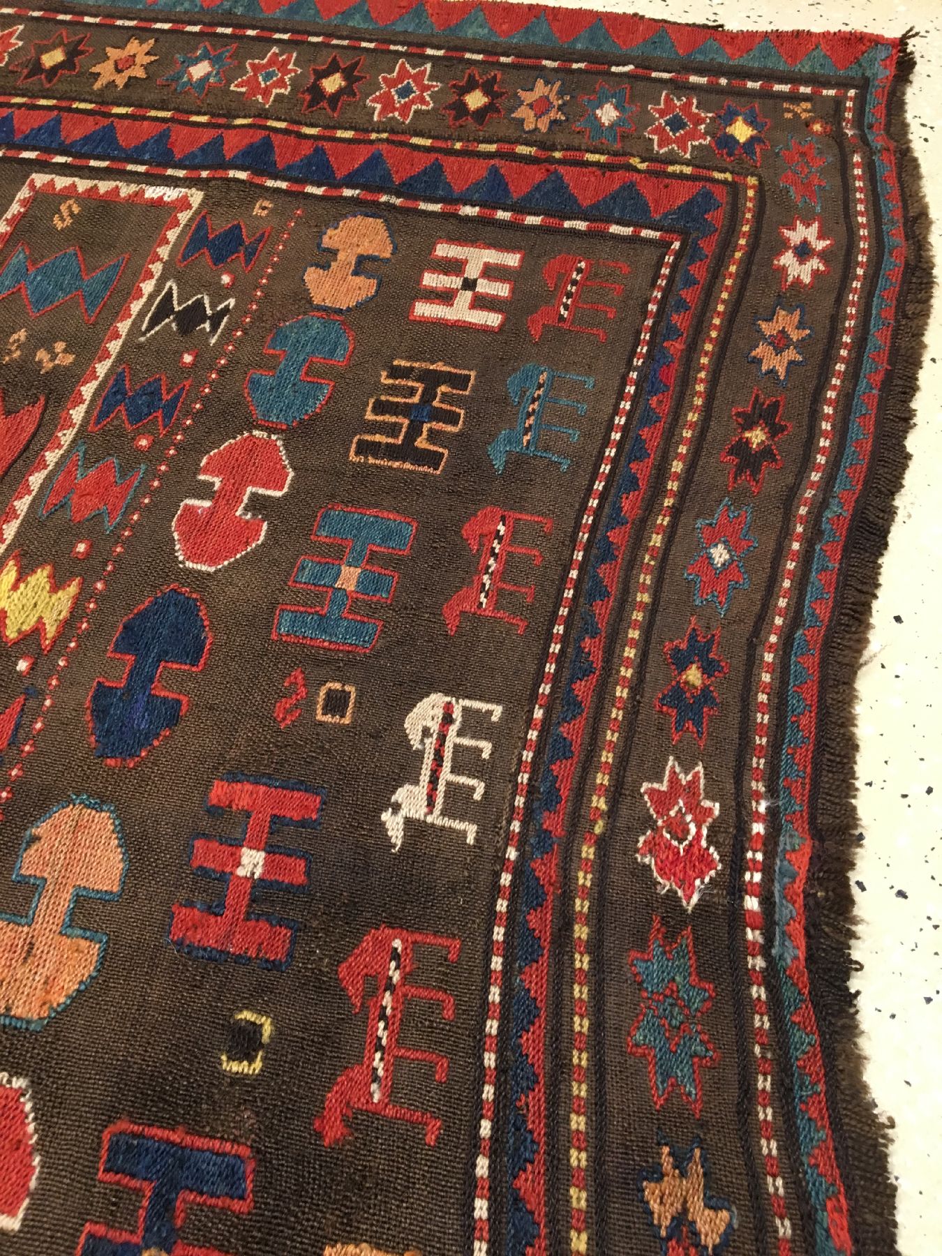 Detail b: Kaukasische "Verneh" antik, Südostkaukasus Moghan-Region, 19.Jhd., Wolle gewebt auf Wolle. Flachgewebe der Kaukasen mit Tier- Motiven und ...