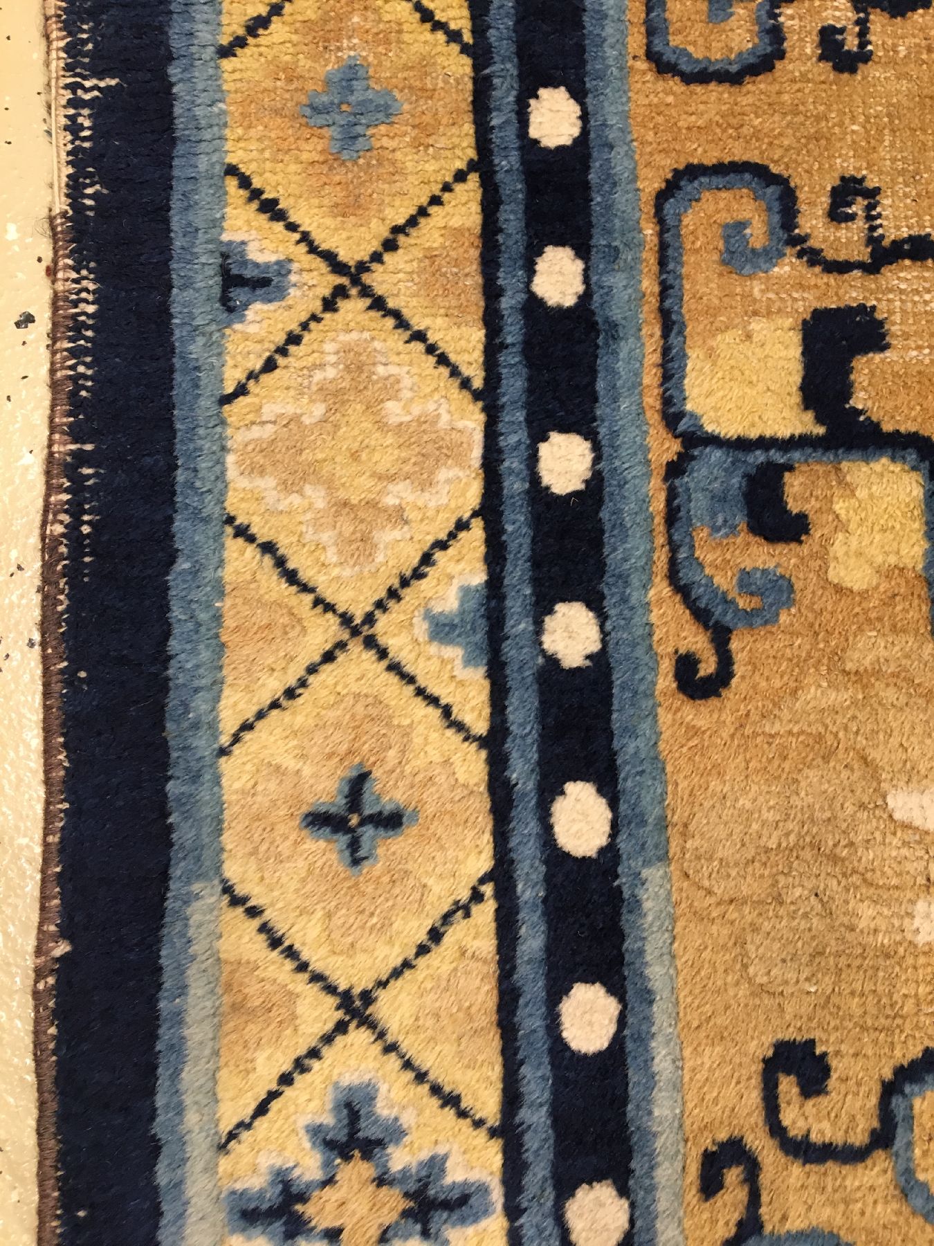 Detail f: Früher Ning-Hsia antik (Publiziert bei Bausback), Westchina, 1.Hälfte 19.Jhd., Wolle geknüpft auf Baumwolle. Seltener Ning-Hsia Zeremonialteppich ...