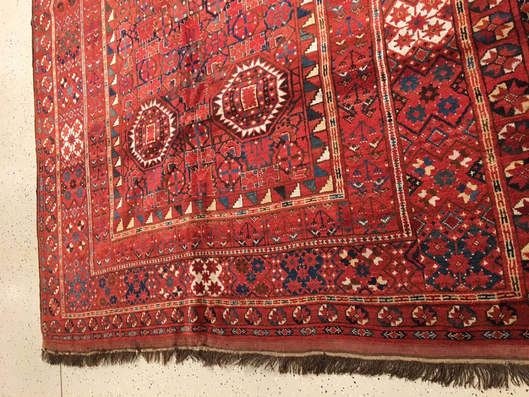 Detail d: Großer Beschir "Hauptteppich" antik, Turkmenistan Amu-Darja Region, Ende 19.Jhd., Wolle geknüpft auf Ziegenhaar. Großer Hauptteppich ...