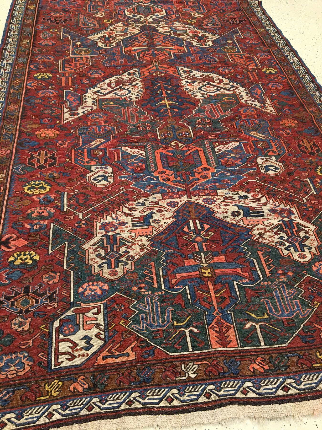 Detail a: Seichur "Drachen-Sumakh" alt, Ostkaukasus Kuba-Gebiet, Datiert 1920, Wolle gewebt auf Wolle. Seltener Drachen-Sumakh aus der Seichur ...